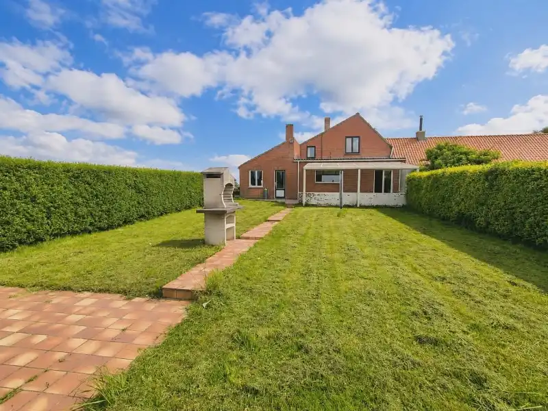 Hoofdfoto van de publicatie: Landelijk gelegen woning