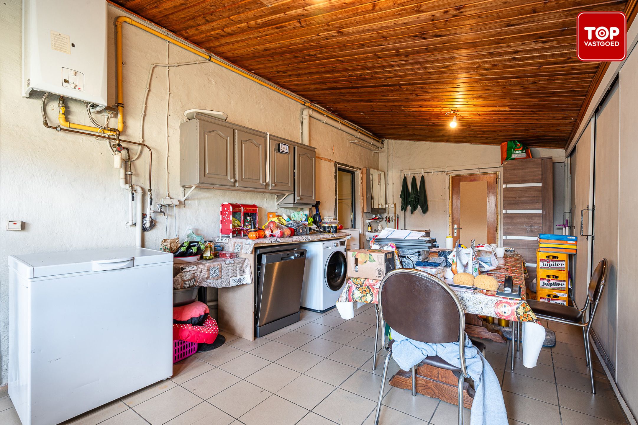 Landelijk gelegen woning met veel potentieel foto 9