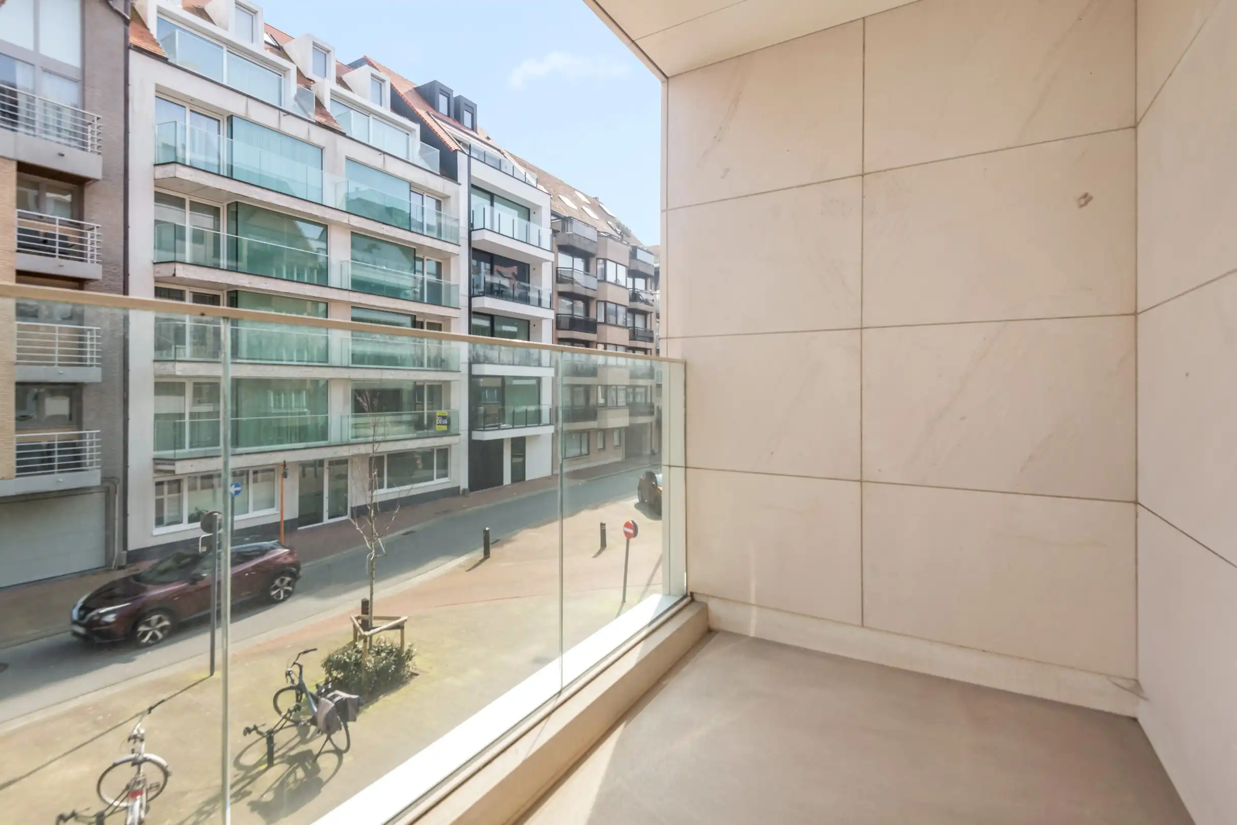 Recent mooi afgewerkt hoekappartement op wandelafstand van de zee. Inpandige parking te koop foto 6