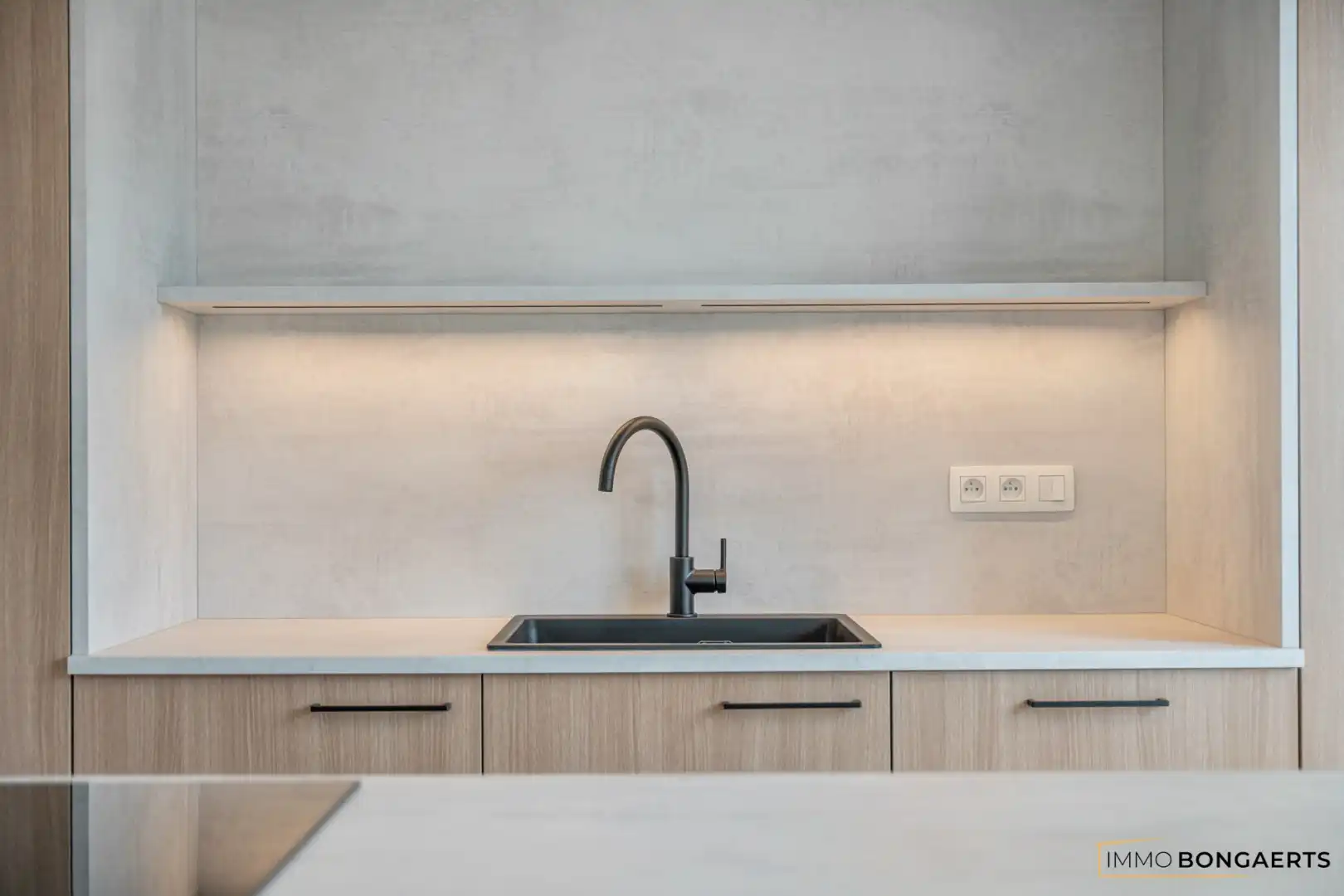 Volledig afgewerkte nieuwbouwwoning met 4 slaapkamers. foto 14