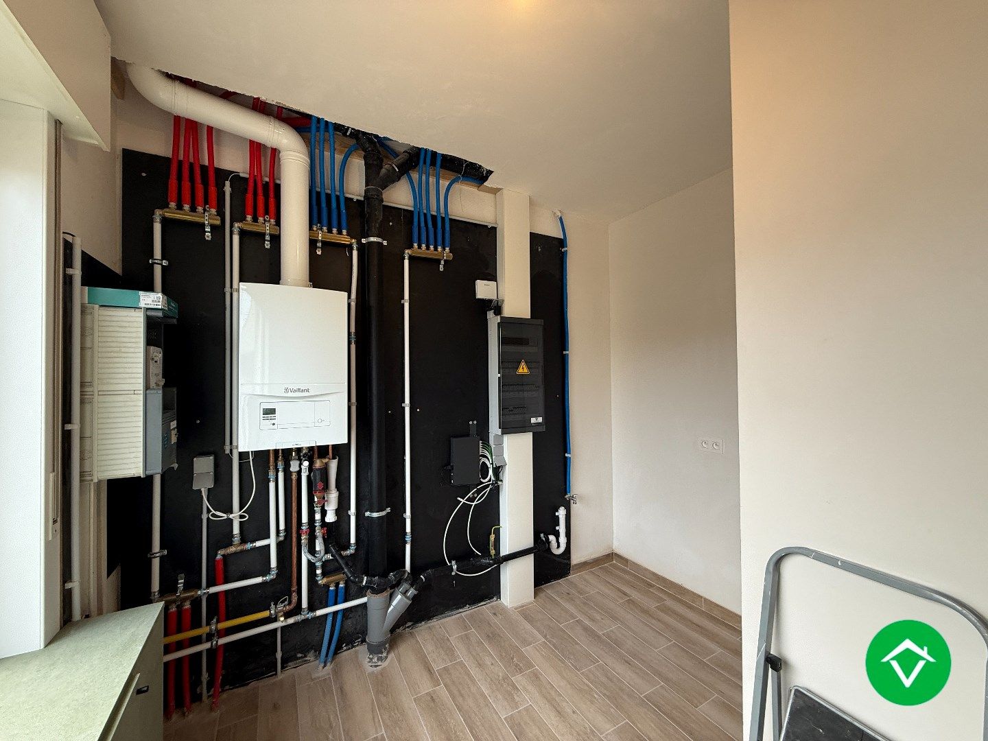 Gerenoveerde woning twee slaapkamers en koer in centrum Roeselare  foto 2