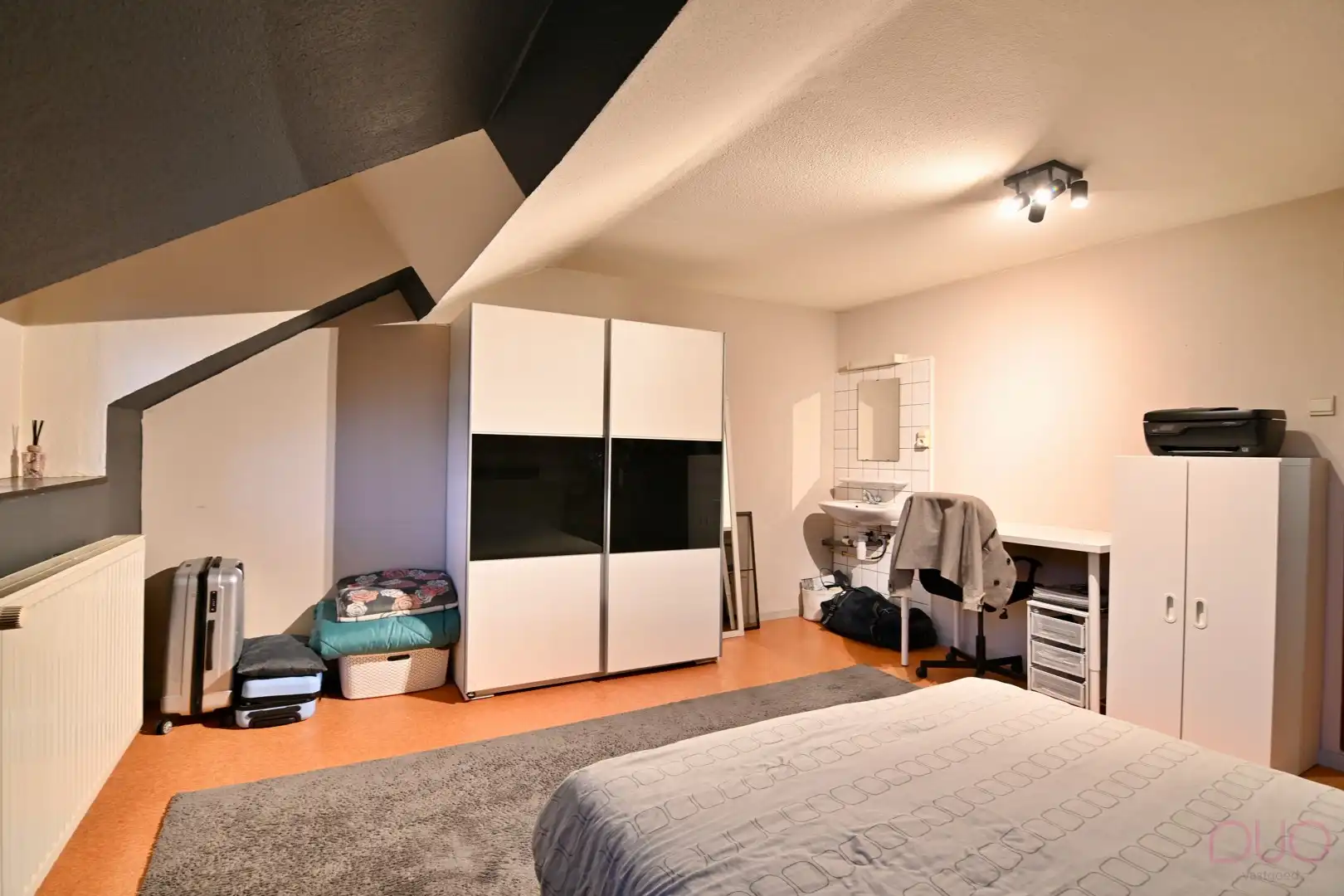 Instapklare woning in hartje Sint-Truiden met gezellige stadstuin en garage foto 15