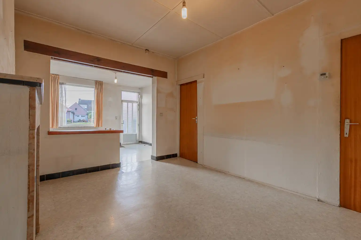 Op te frissen gezinswoning met 3 slaapkamers foto 3