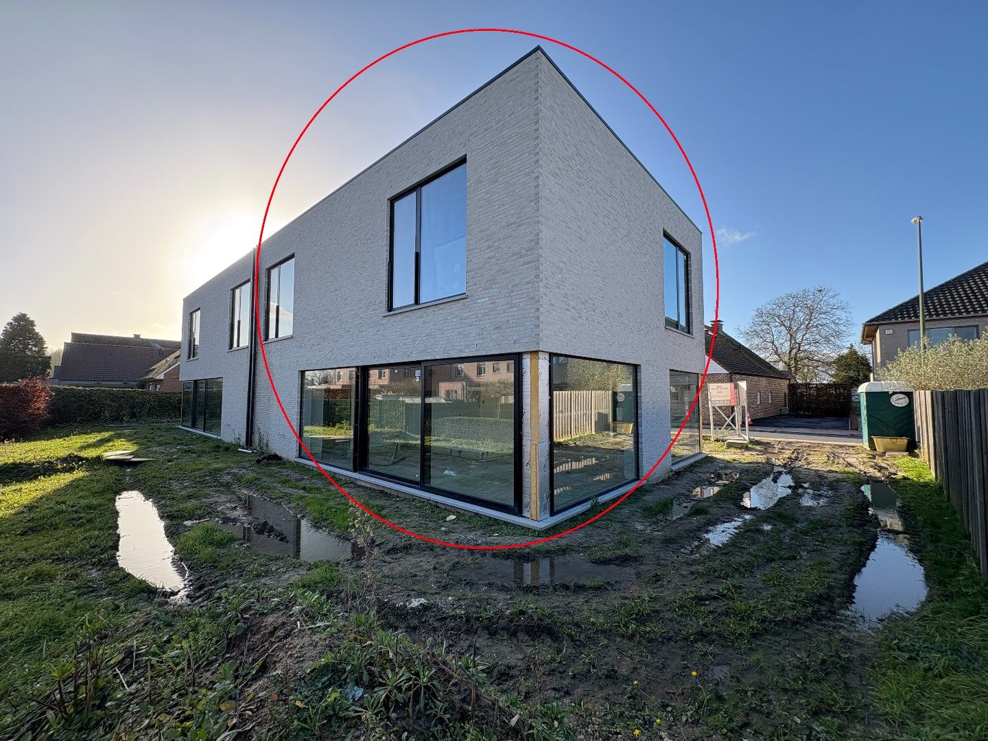 een moderne  nieuwbouw 3-gevel woning op en met grond foto 29
