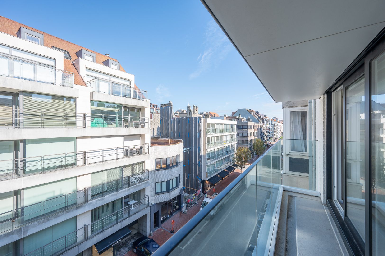 Instapklaar appartement met twee slaapkamers gelegen op de bruisende Kustlaan nabij het Lichttorenplein foto 9