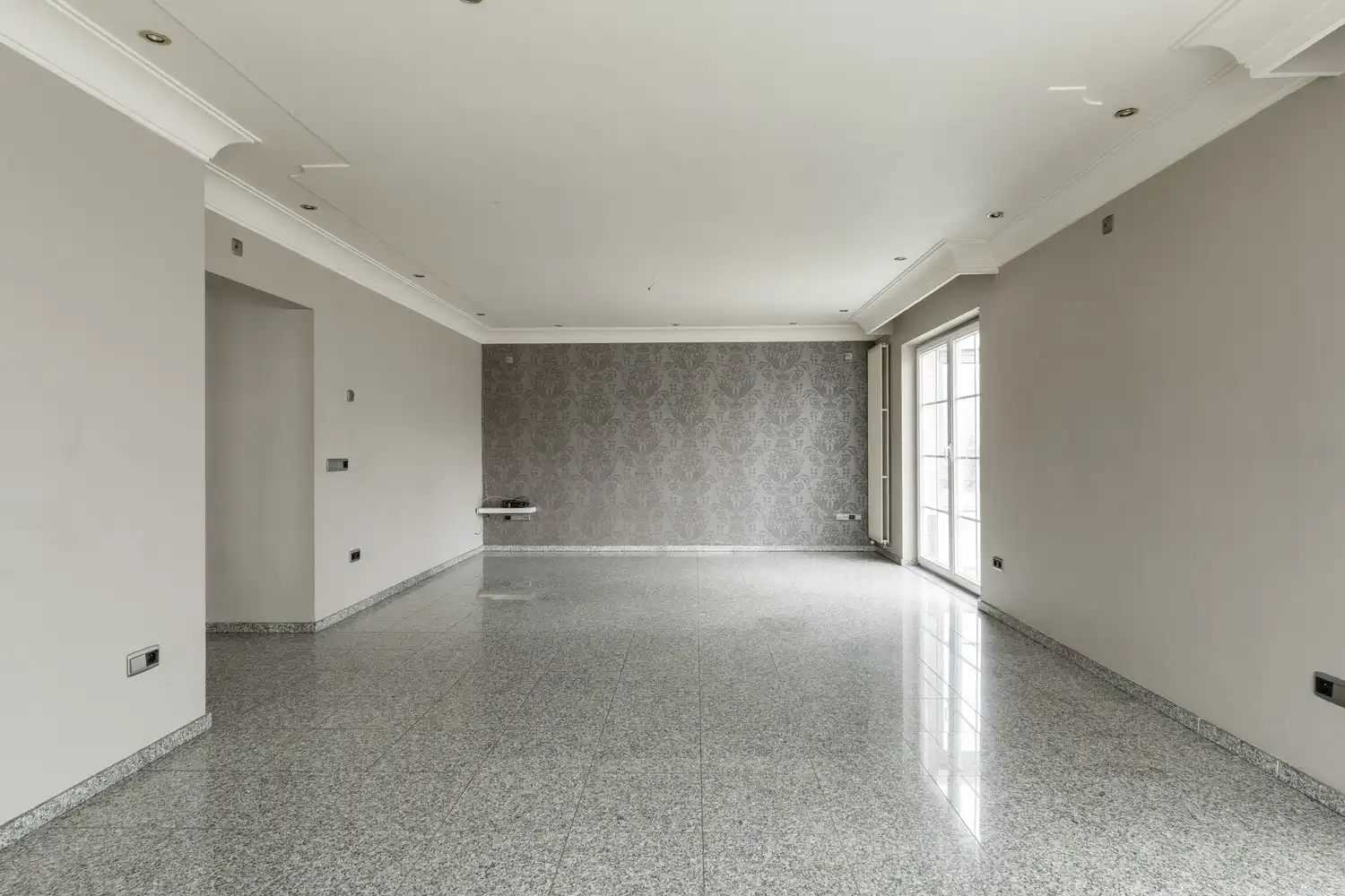 BEDRIJFSPAND MET CONCIERGEWONING foto 28