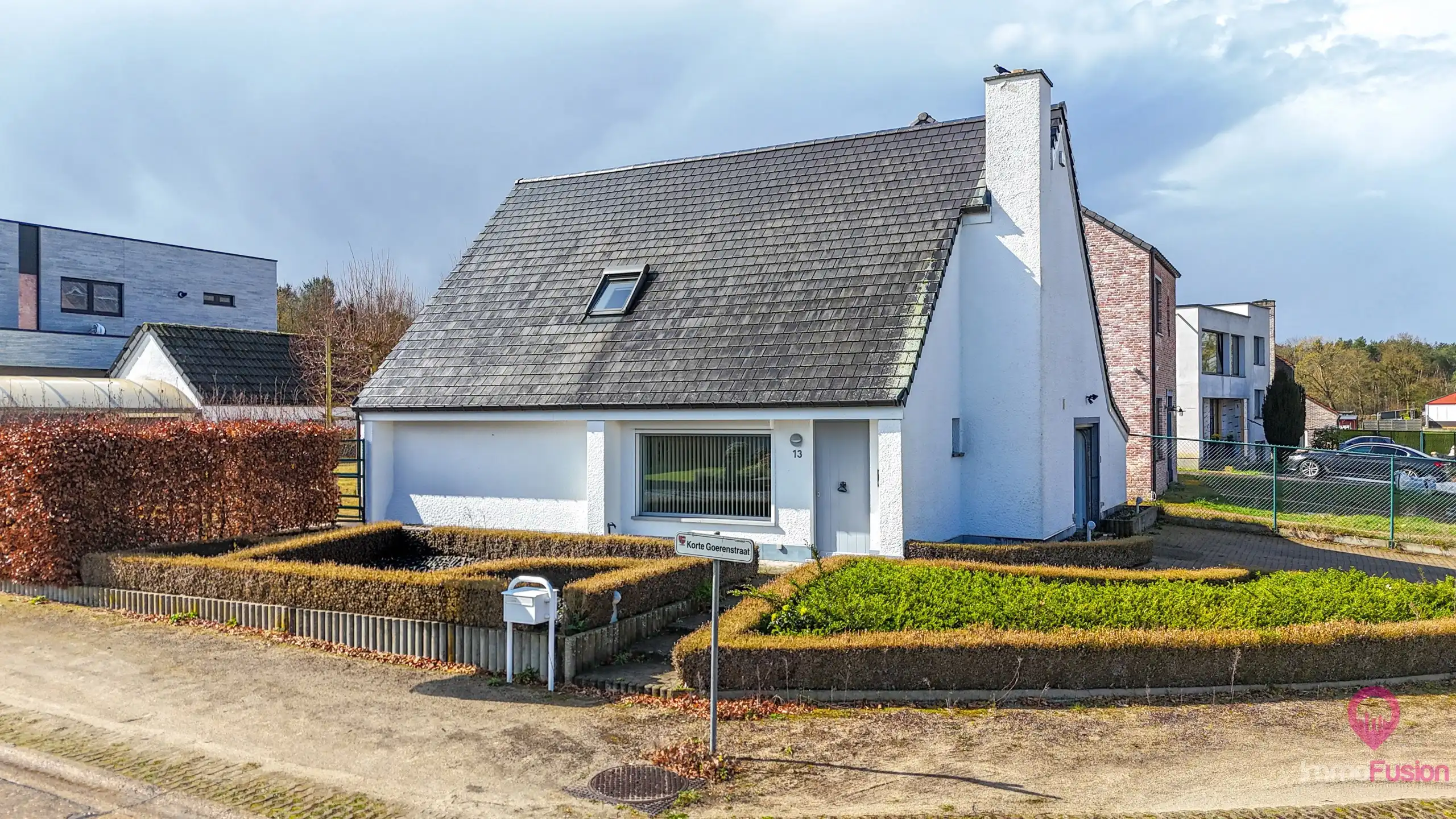 Charmante open bebouwing met 3 slaapkamers op rustige ligging! foto 2