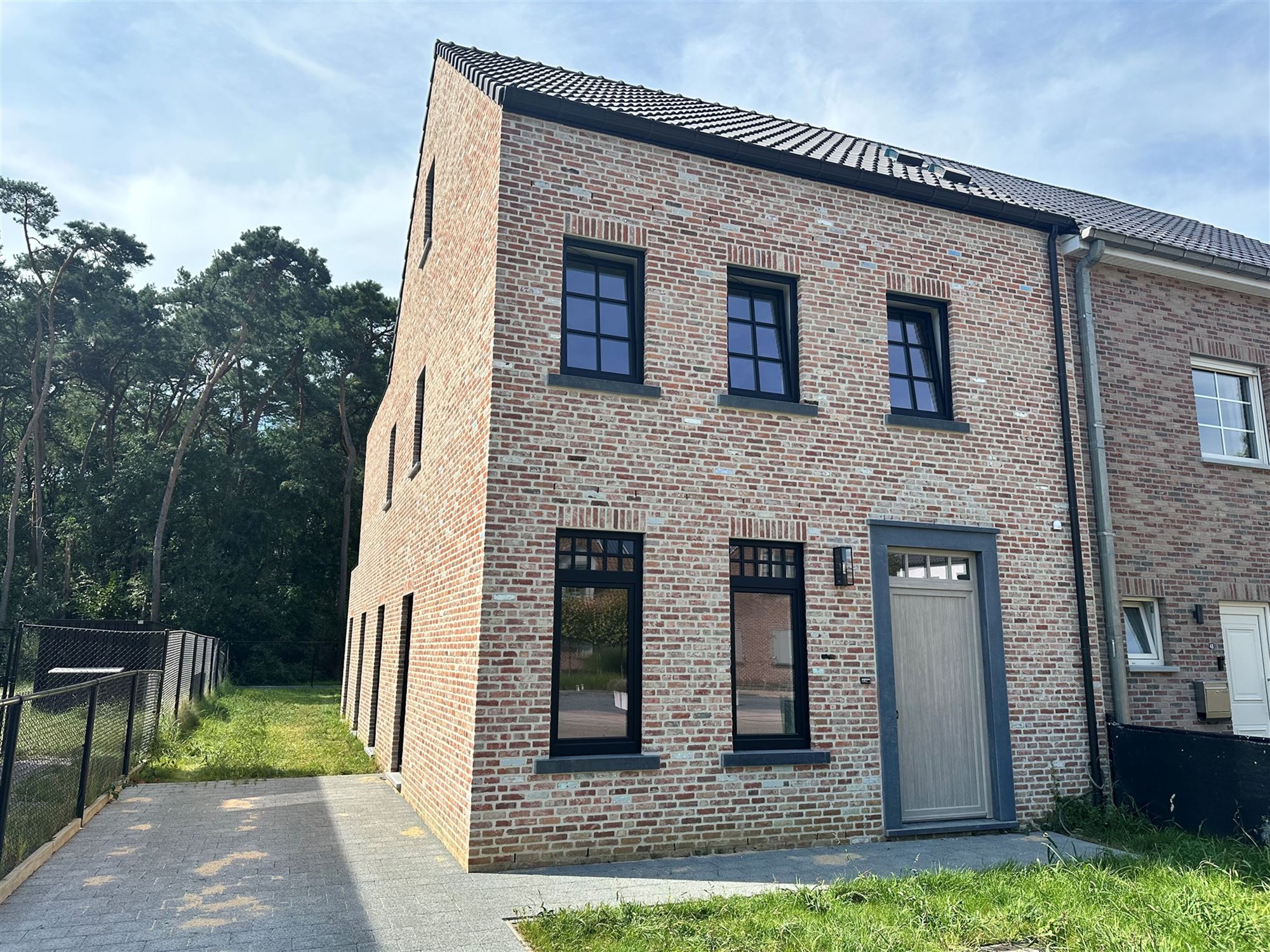 NIEUWBOUWWONING MET 4 SLAAPKAMERS EN RUIM PERCEEL TE OLMEN foto 1