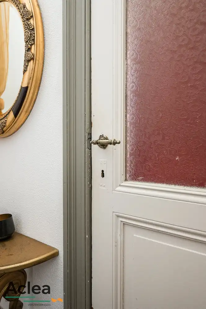 Karaktervolle burgerwoning in eclectische stijl in centrum Eeklo foto 28