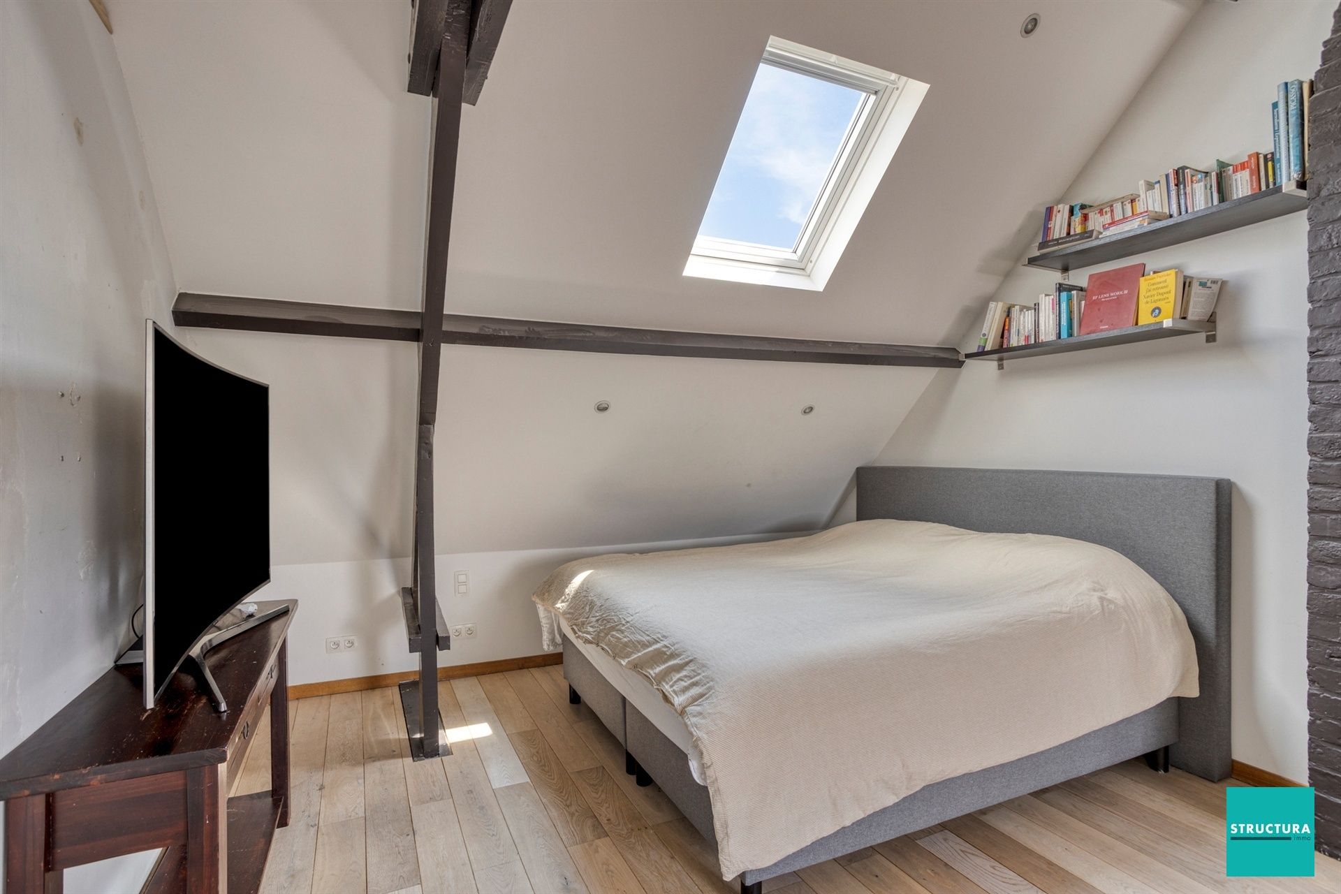 Gerenoveerde woning met 3 kamers en ZW-gerichte tuin foto 21