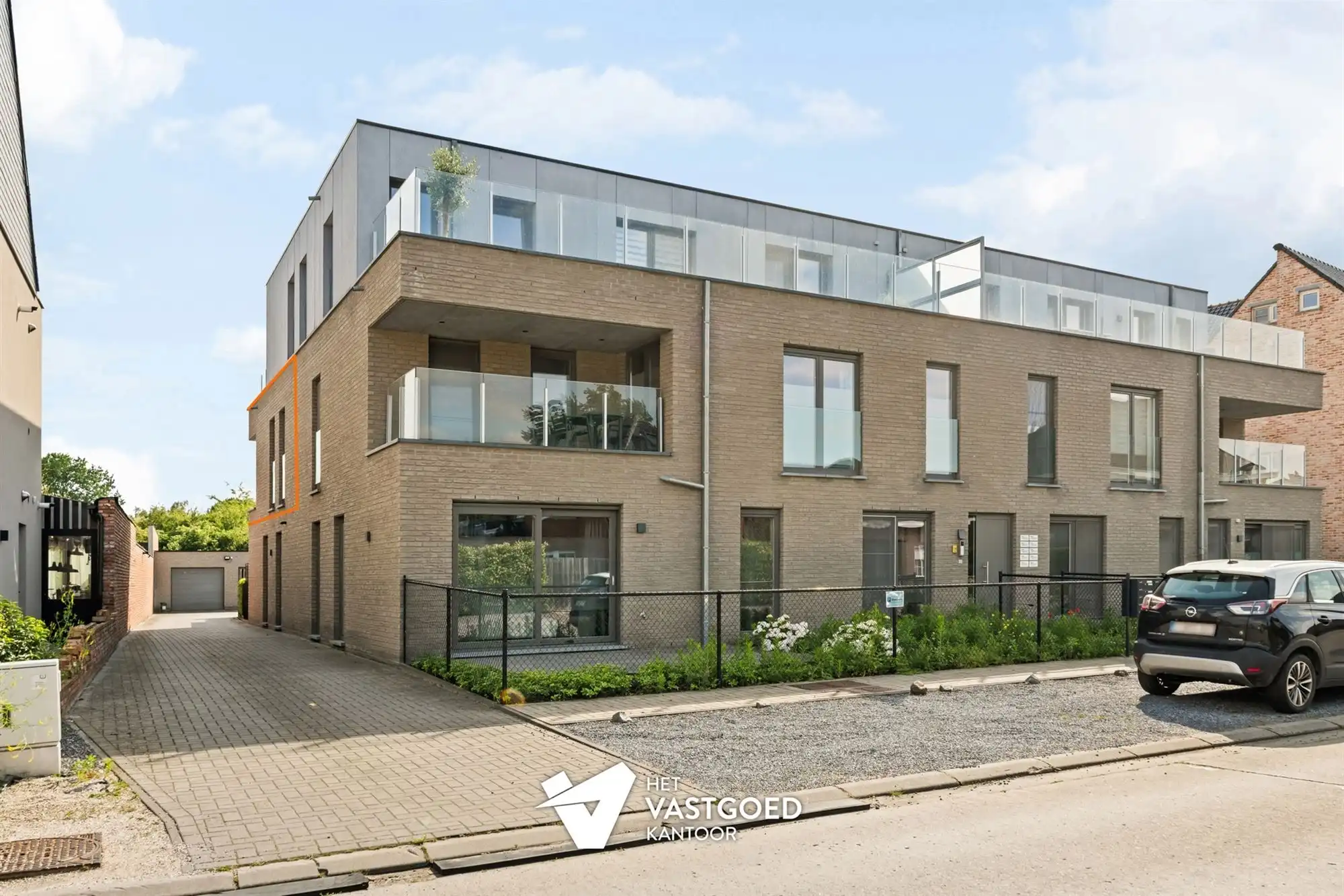 RECENT APPARTEMENT (87M²) MET 2 SLAAPKAMERS, TERRAS, GARAGE MET APARTE BERGING EN CARPORT TE HULSHOUT foto 30