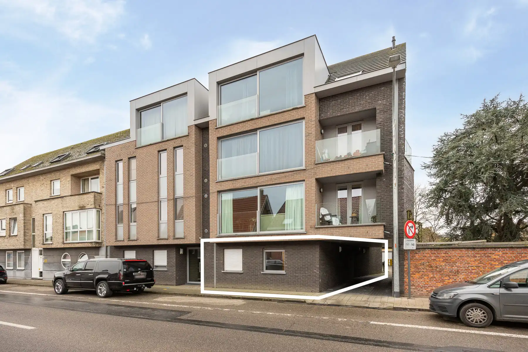 Instapklaar gelijkvloers appartement (97 m²) + parkeerplaats foto 2