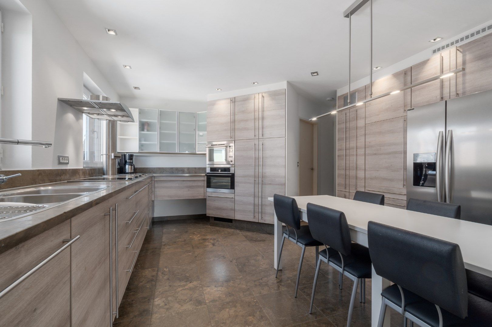 Zéér ruim en lichtrijk duplex appartement met zuidgerichte terrassen op topligging foto 8