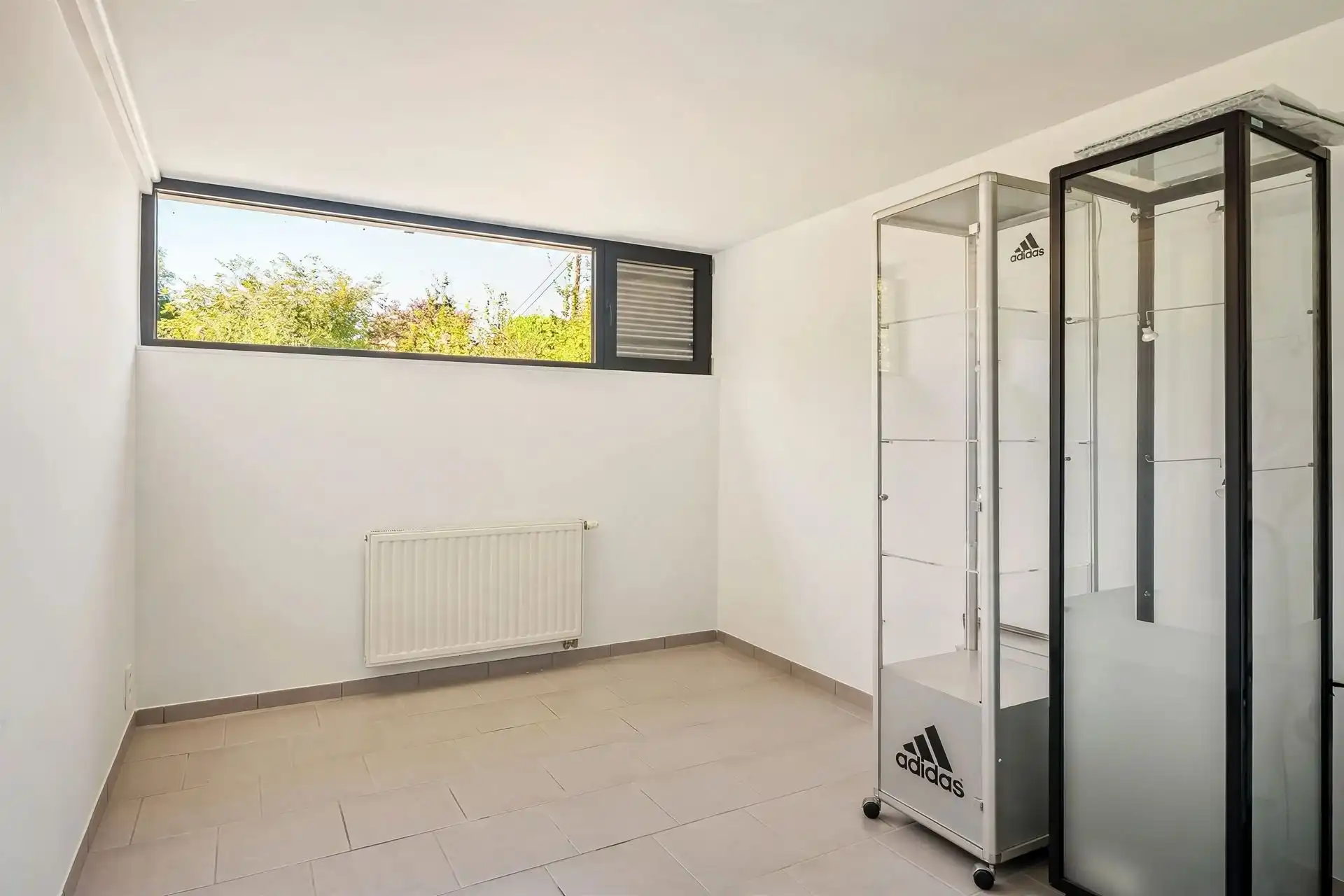 Rustig gelegen villa met 4 slpk en prachtig aangelegde tuin foto 24