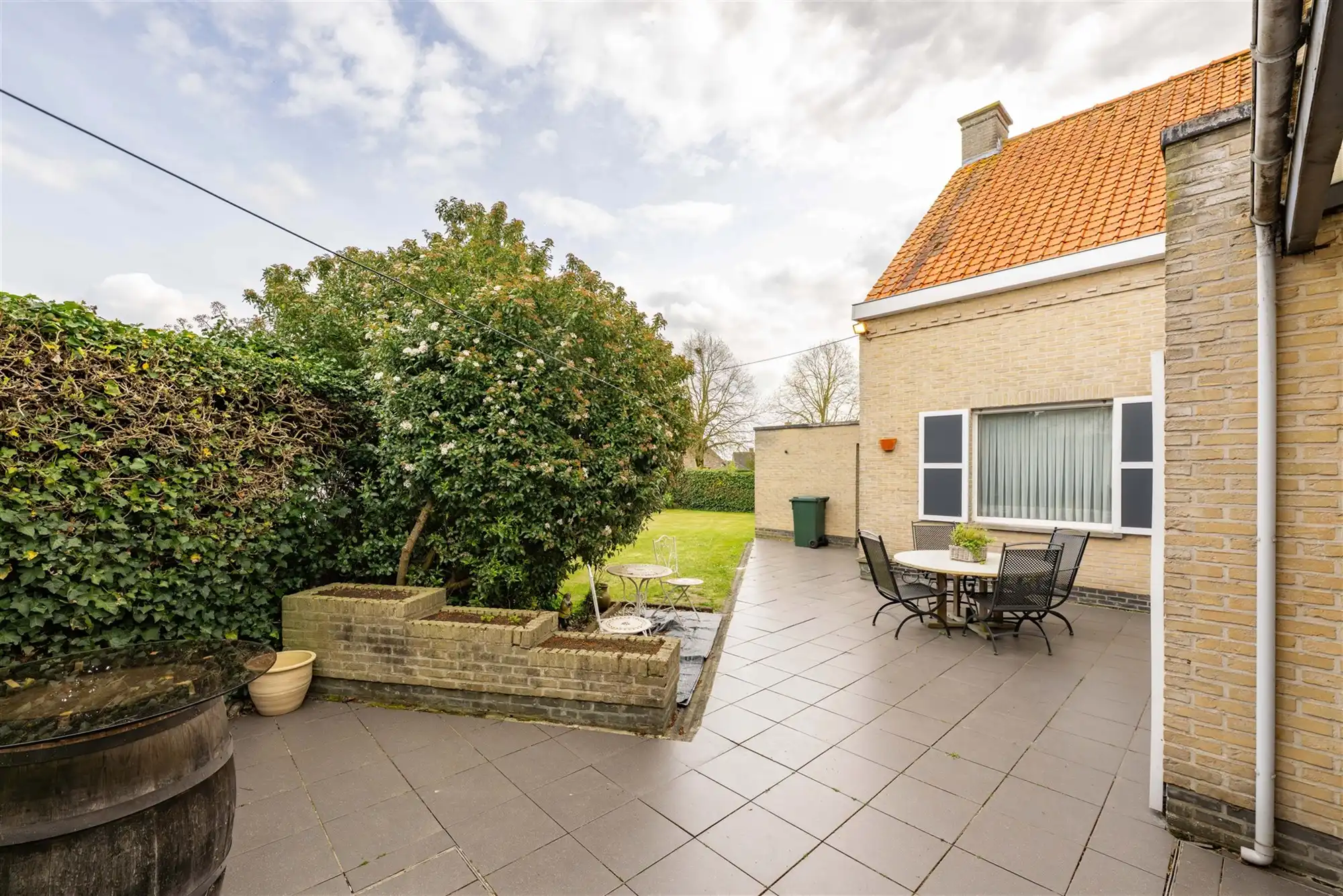 Woning met opslagplaats foto 24