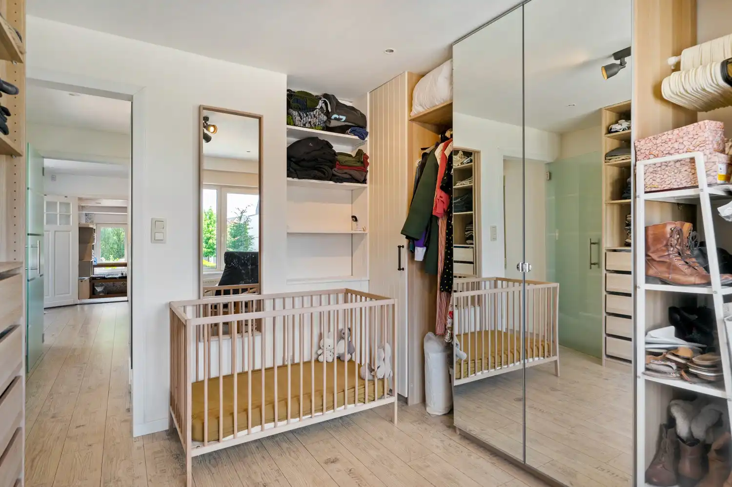 Recent gerenoveerde woning met 4 slaapkamers en ruime tuin foto 18