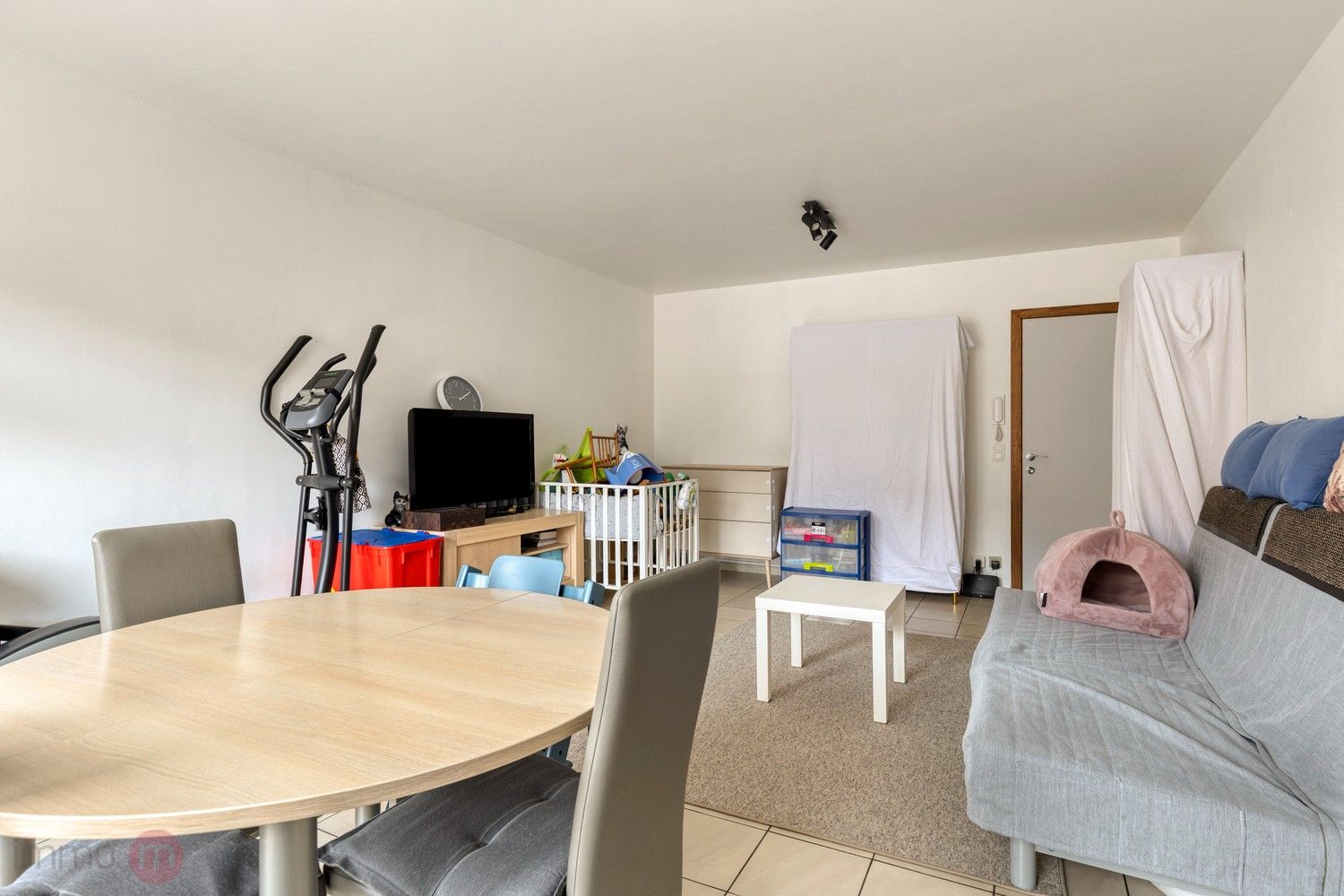 Goed gelegen appartement met 2 slaapkamers, terras en autostaanplaats foto 9