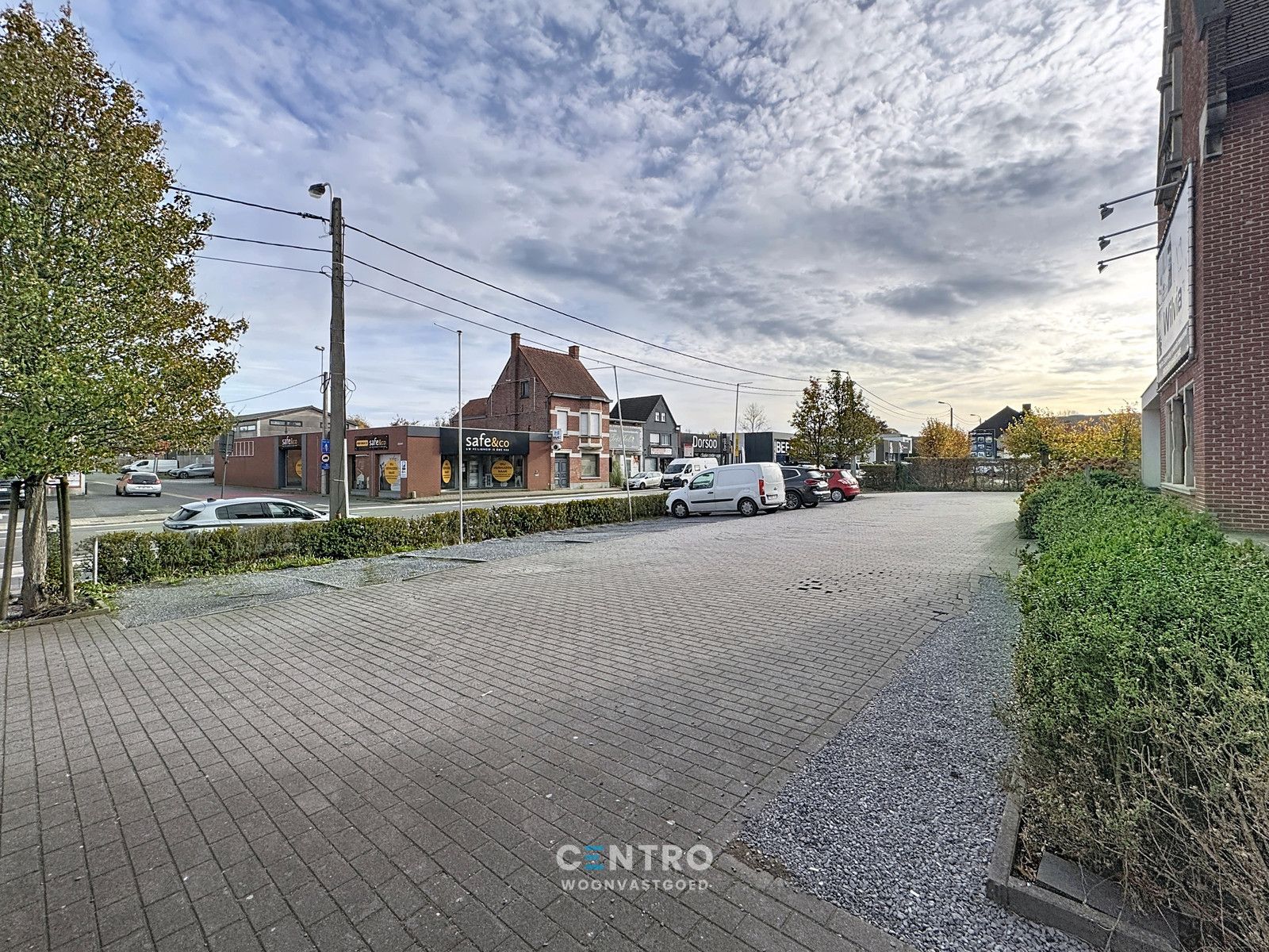 VILLA met handelsruimte op COMMERCIËLE ligging! foto 21