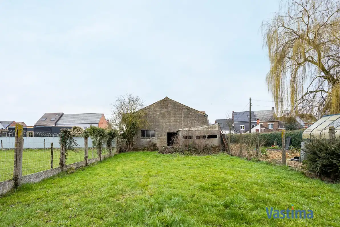 Woning met loods en grote tuin foto 28