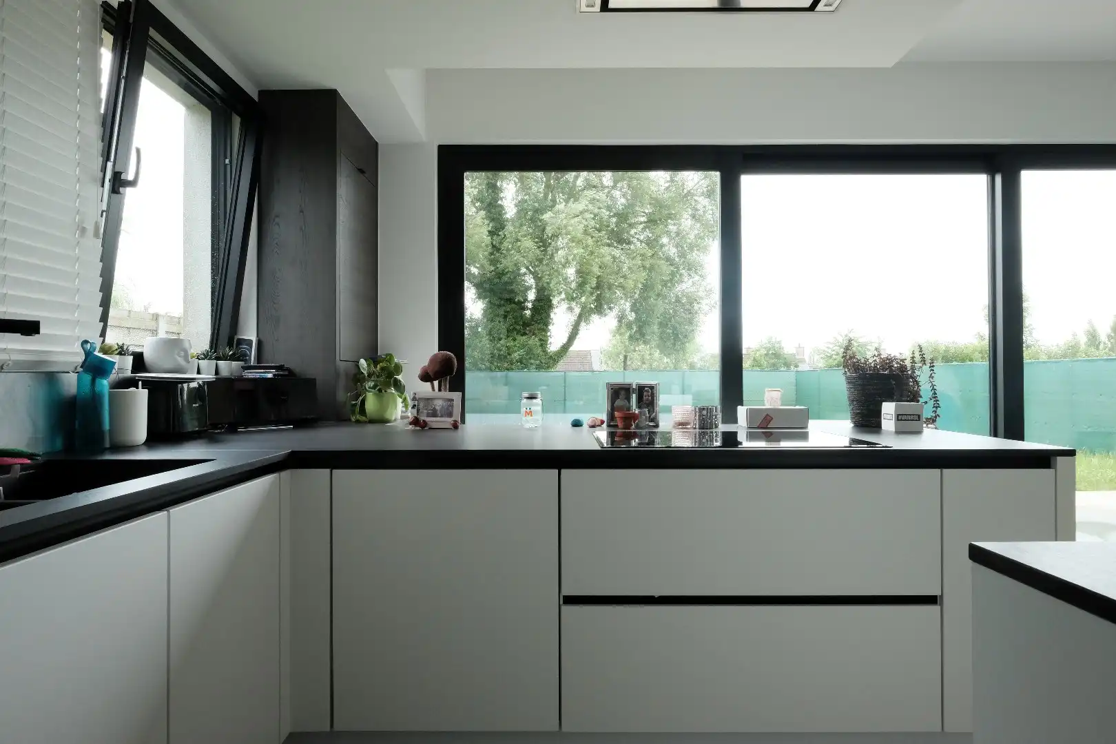 Ruime moderne woning met tuin foto 6