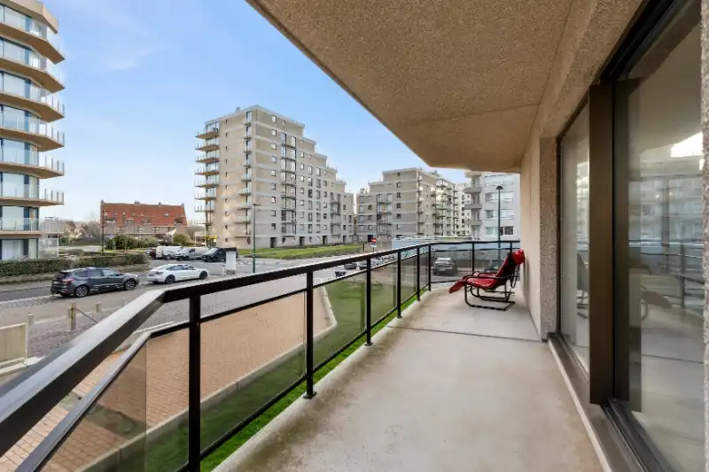 EXCLUSIEF HOEKAPPARTEMENT NABIJ ESPLANADE  IN DE PANNE foto 3