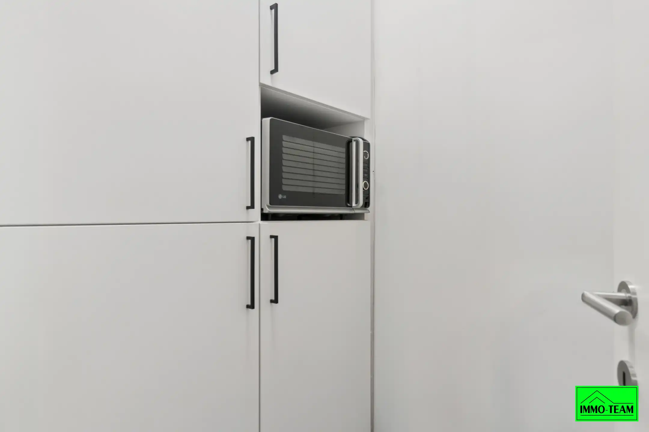 Instapklaar handelspand met ondergrondse staanplaats foto 12