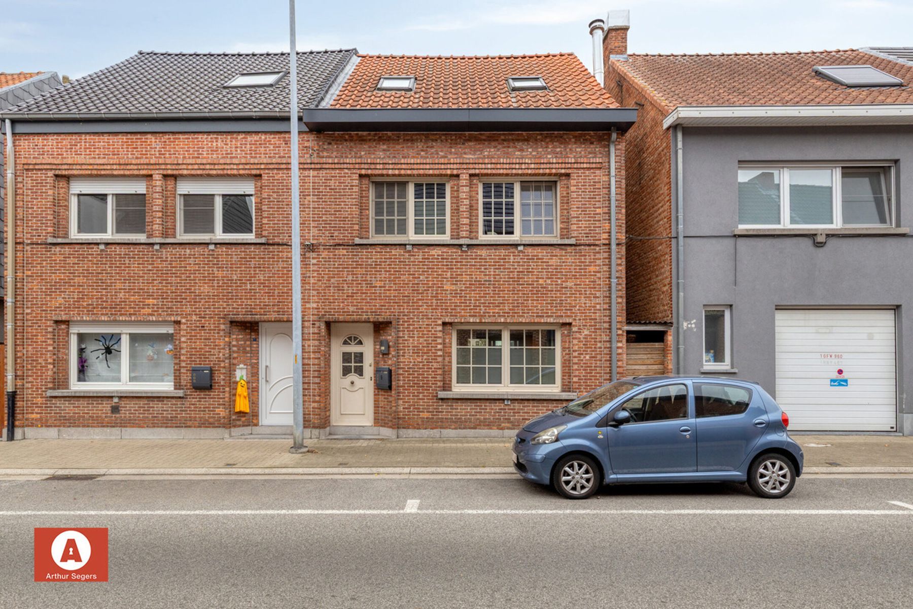Instapklare & energiezuinige half-open bebouwing  foto {{pictureIndex}}