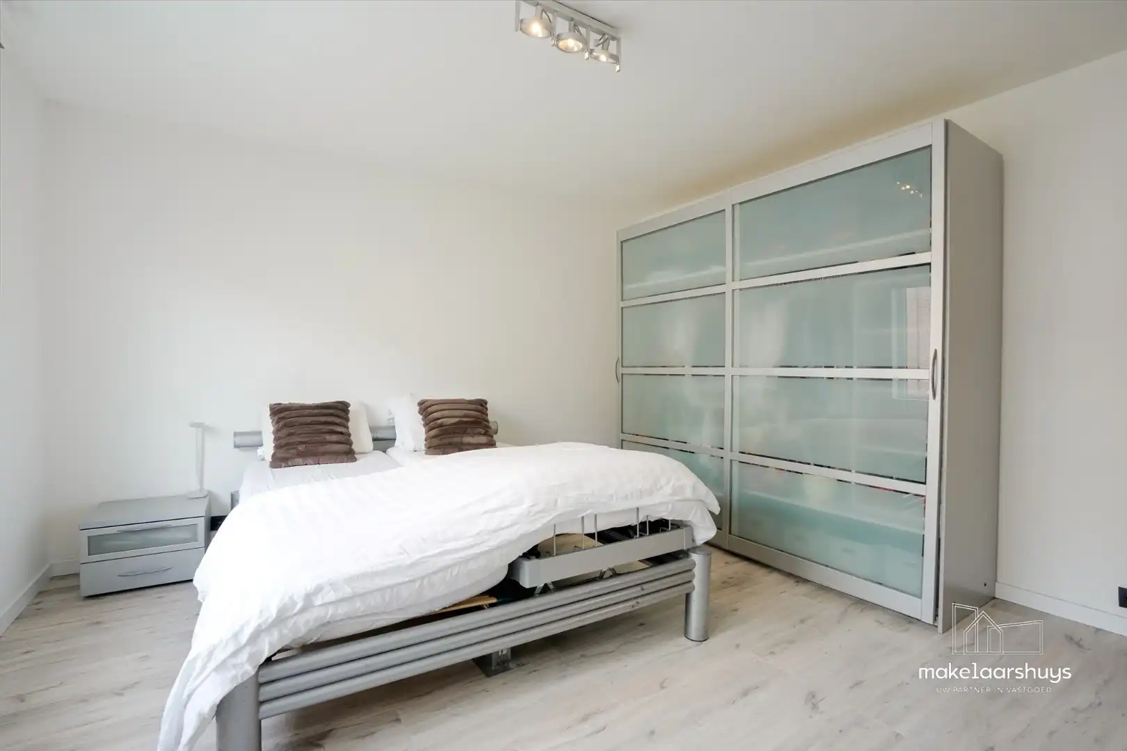 Ruime rijwoning met 3 slp. en tuin  foto 14