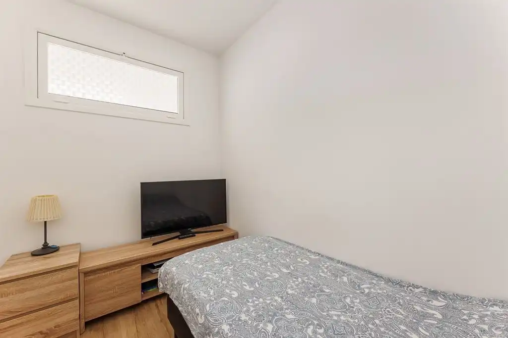 Gerenoveerd appartement met 2 terrassen foto 15