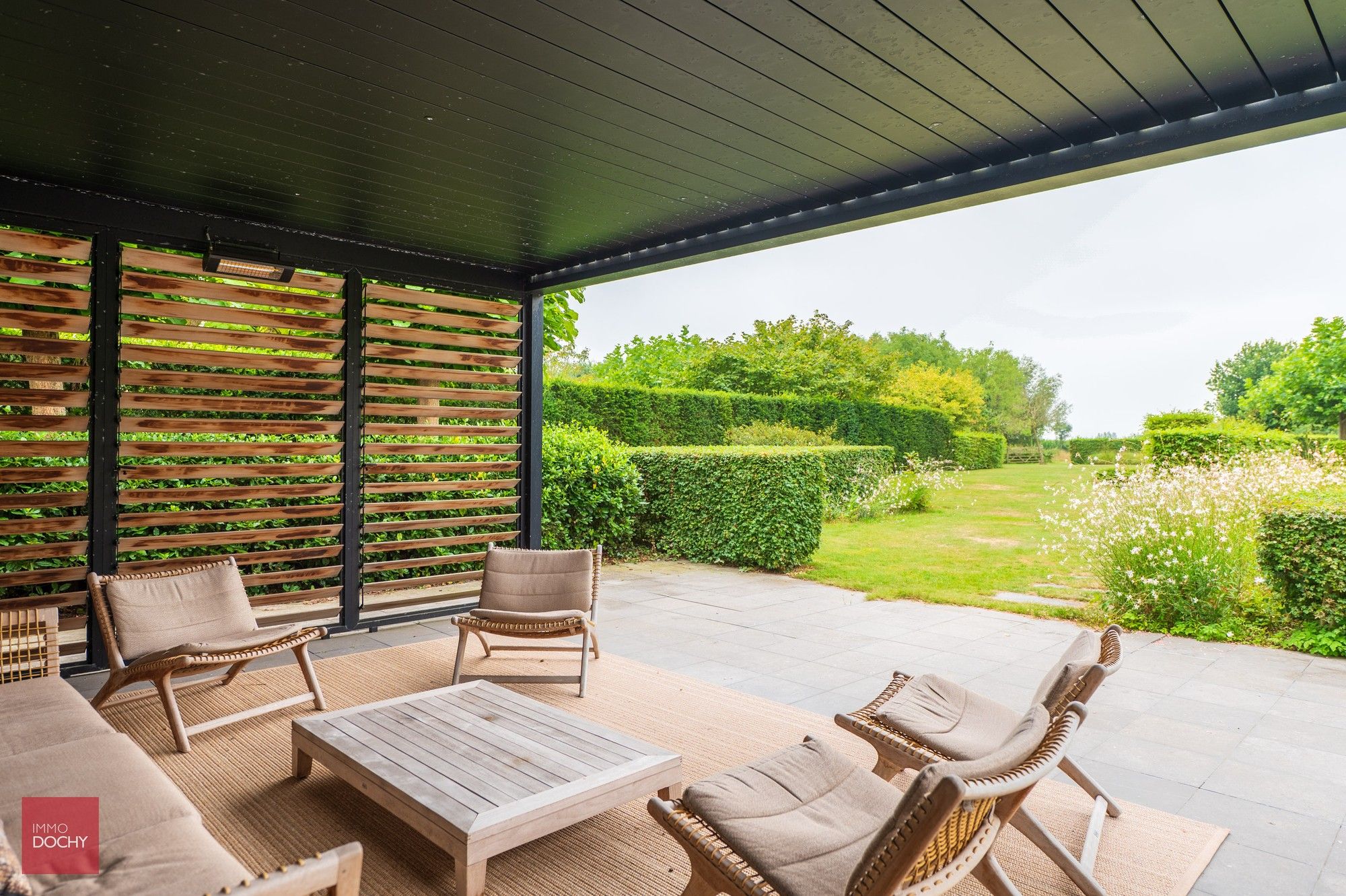 Afgeschermd van het dorpszicht tijdloze ruime VILLA met landelijk verzicht | Durmstraat foto 12