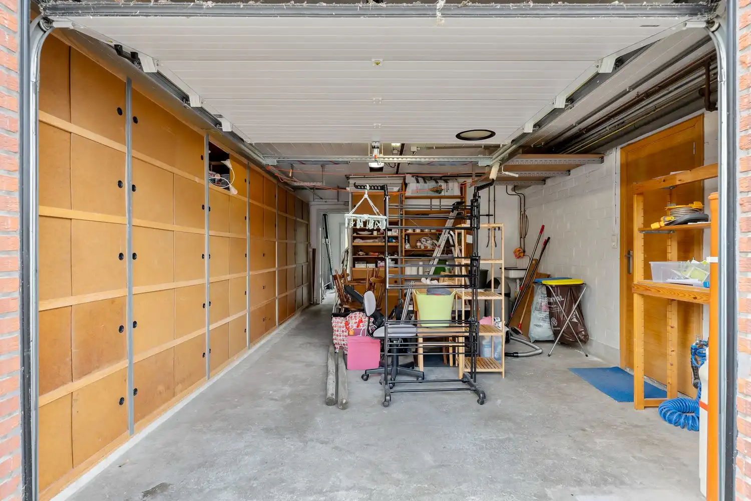 Goed gelegen woning met 4 slaapkamers, 2 badkamers, een garage met een autostaanplaats ervoor en een zuidwest georiënteerde tuin te Kessel-Lo! foto 7
