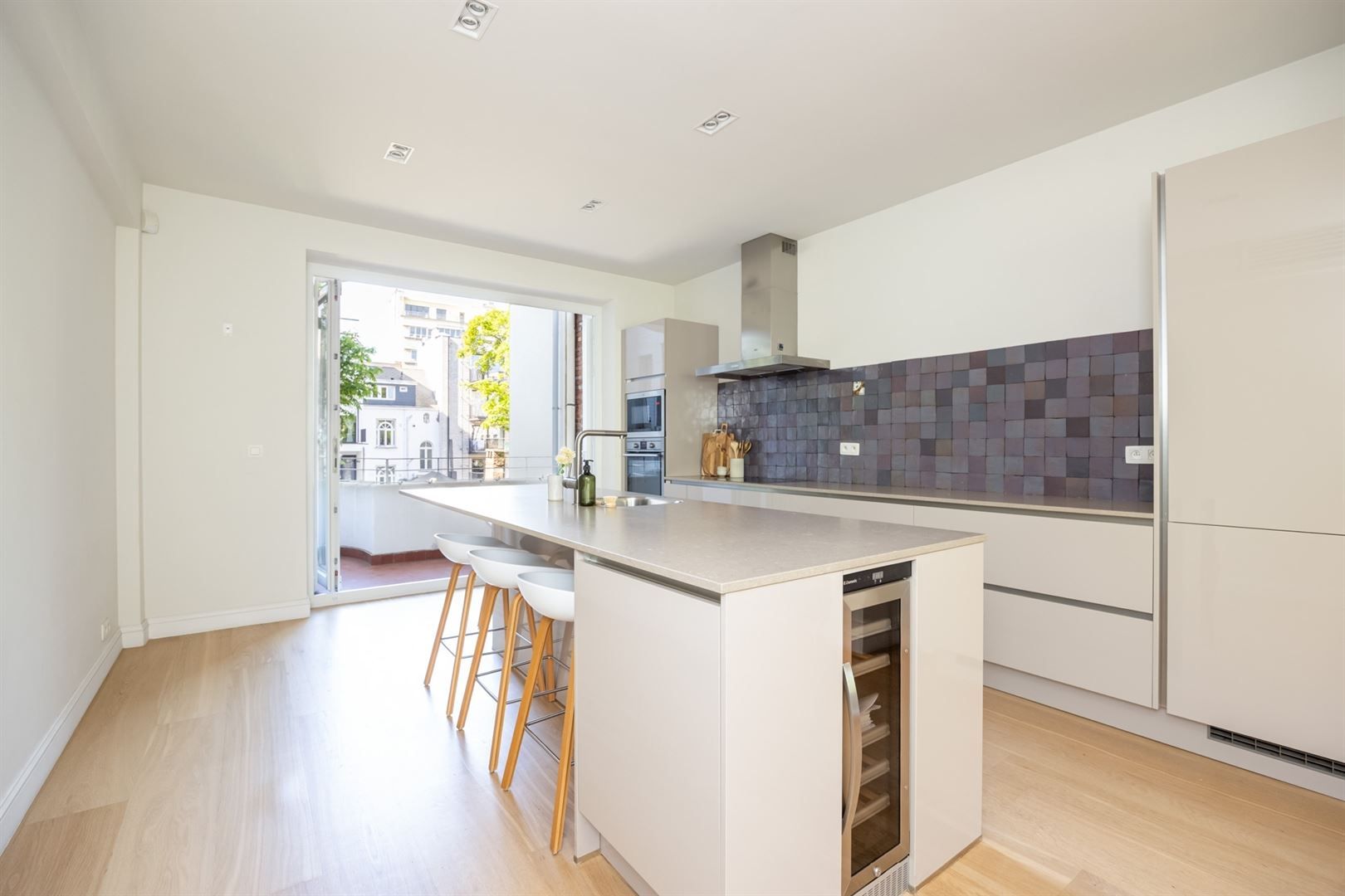 Zeer ruim appartement met 3 slaapkamers op TOP-locatie foto 7