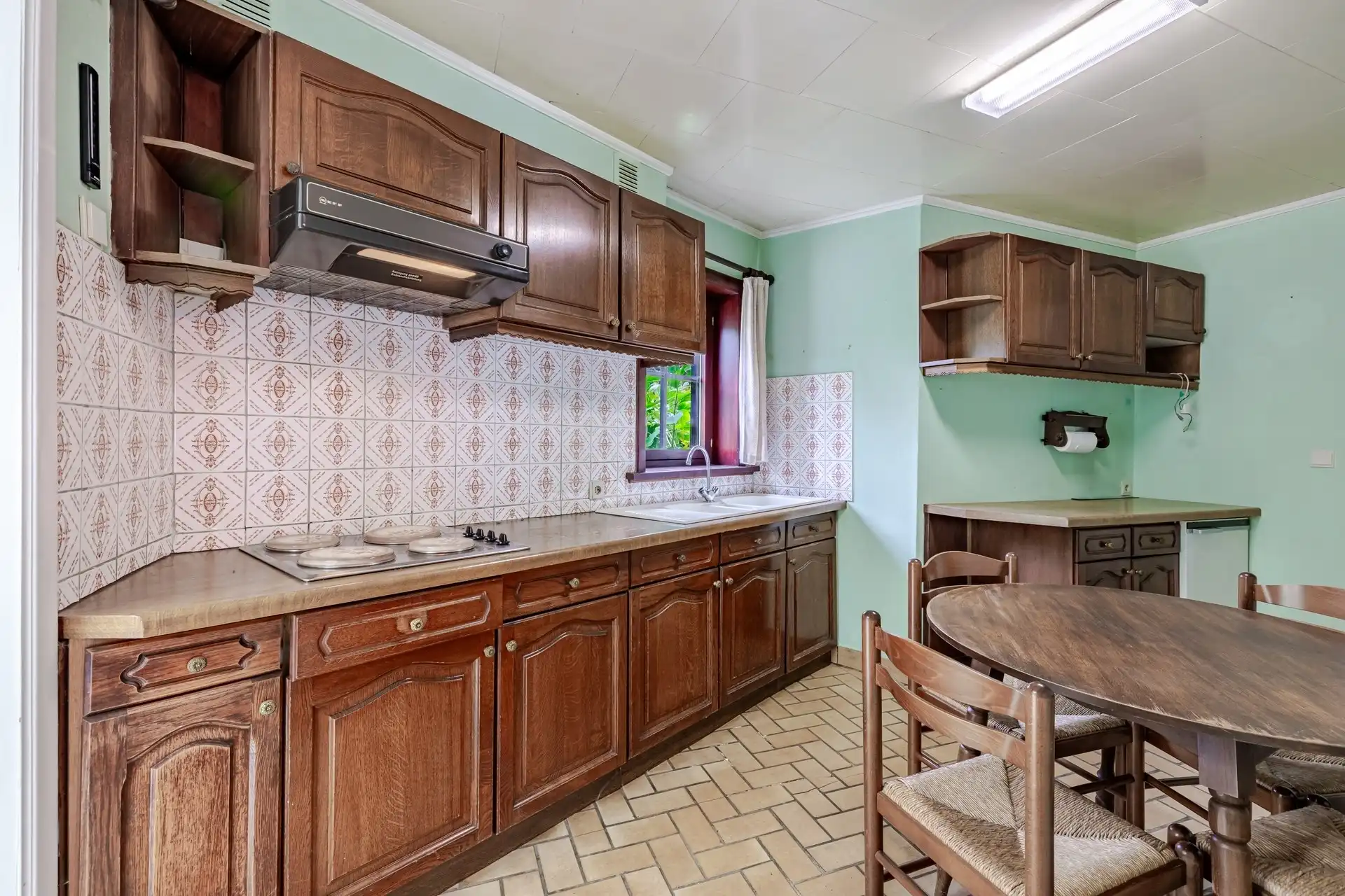 Te renoveren woning op toplocatie! foto 3