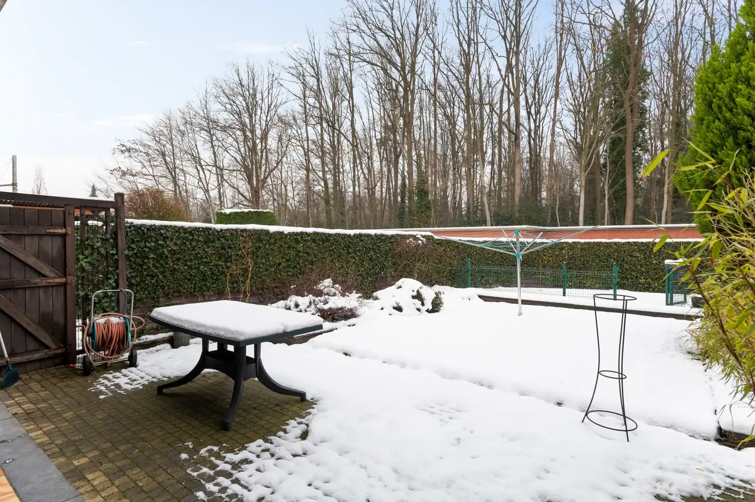 Gelijkvloers appartement met 2 SLPK met garagebox te Kalmthout foto 3