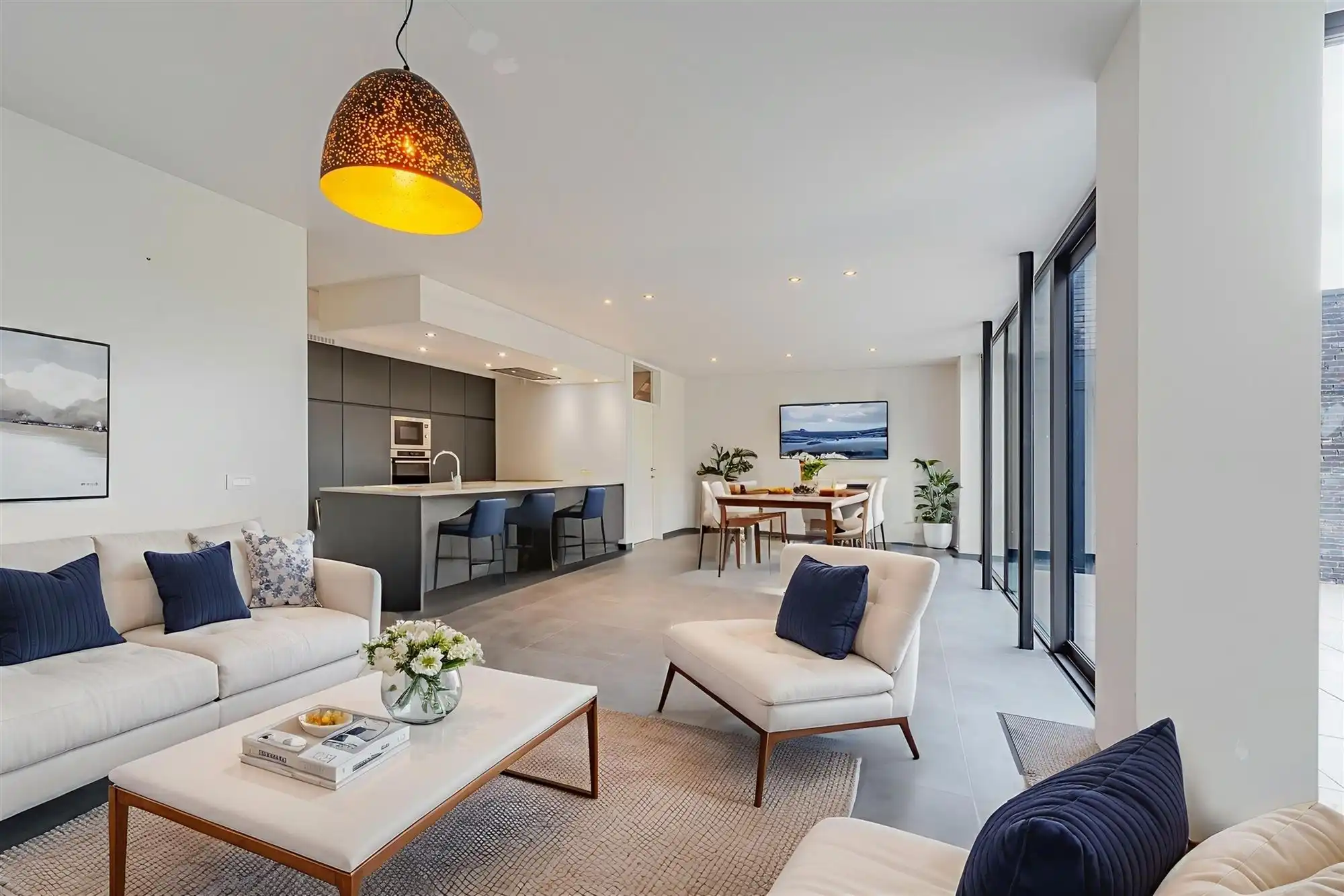 Moderne luxe en comfort in recente woning met 4 slaapkamers foto 2