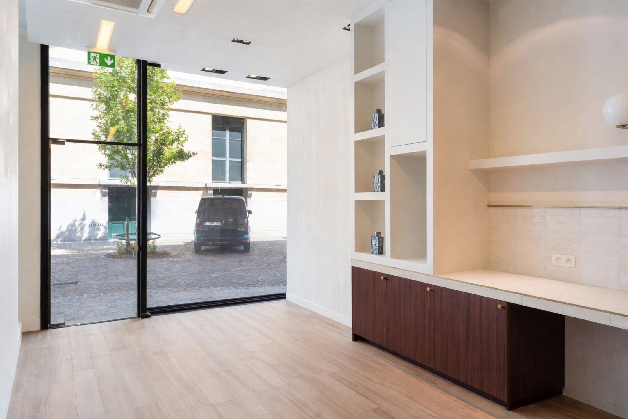 commerciële ruimte op absolute toplocatie aan Bourla foto 5