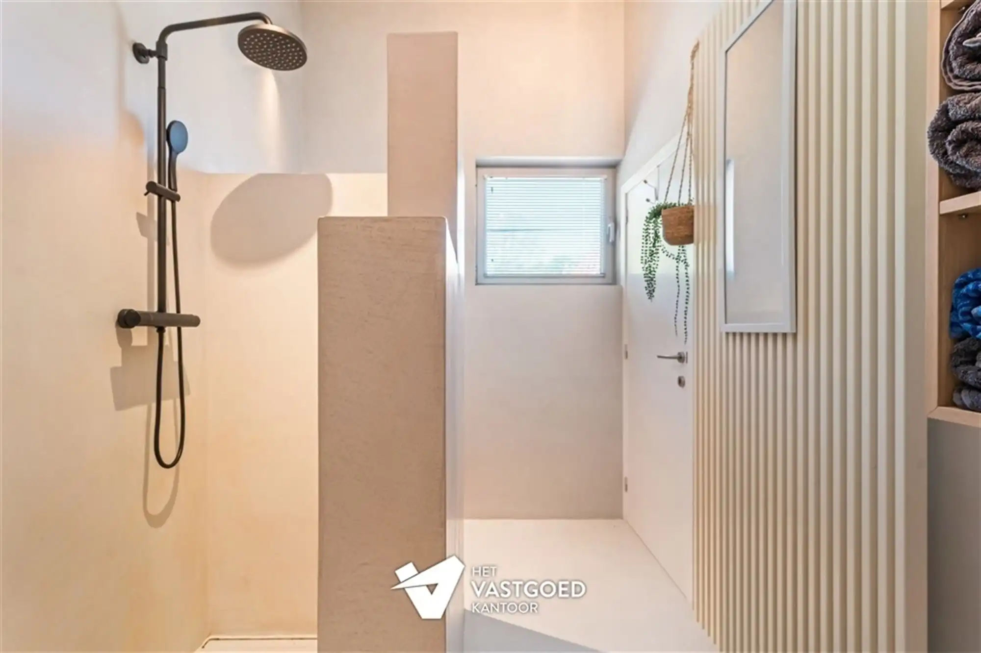 RECENTE WONING MET KWALITATIEVE AFWERKING OP TOP-LIGGING foto 19