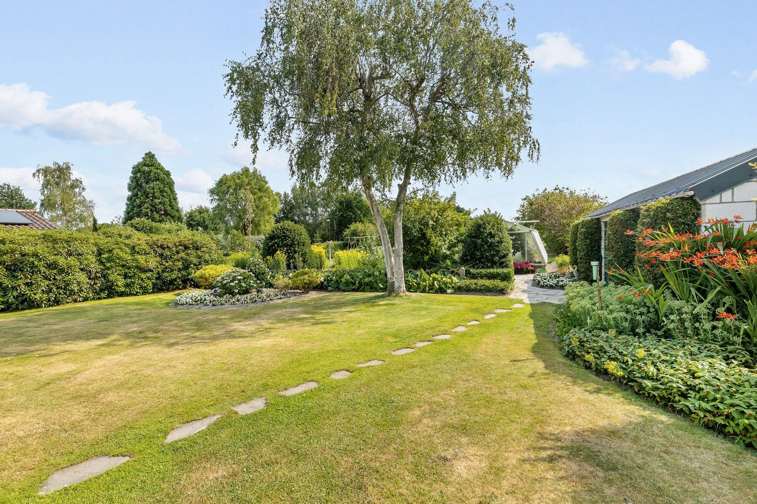 Perfect onderhouden woning met 4 Slpkrs op 1469m2 met zicht op de velden foto 5