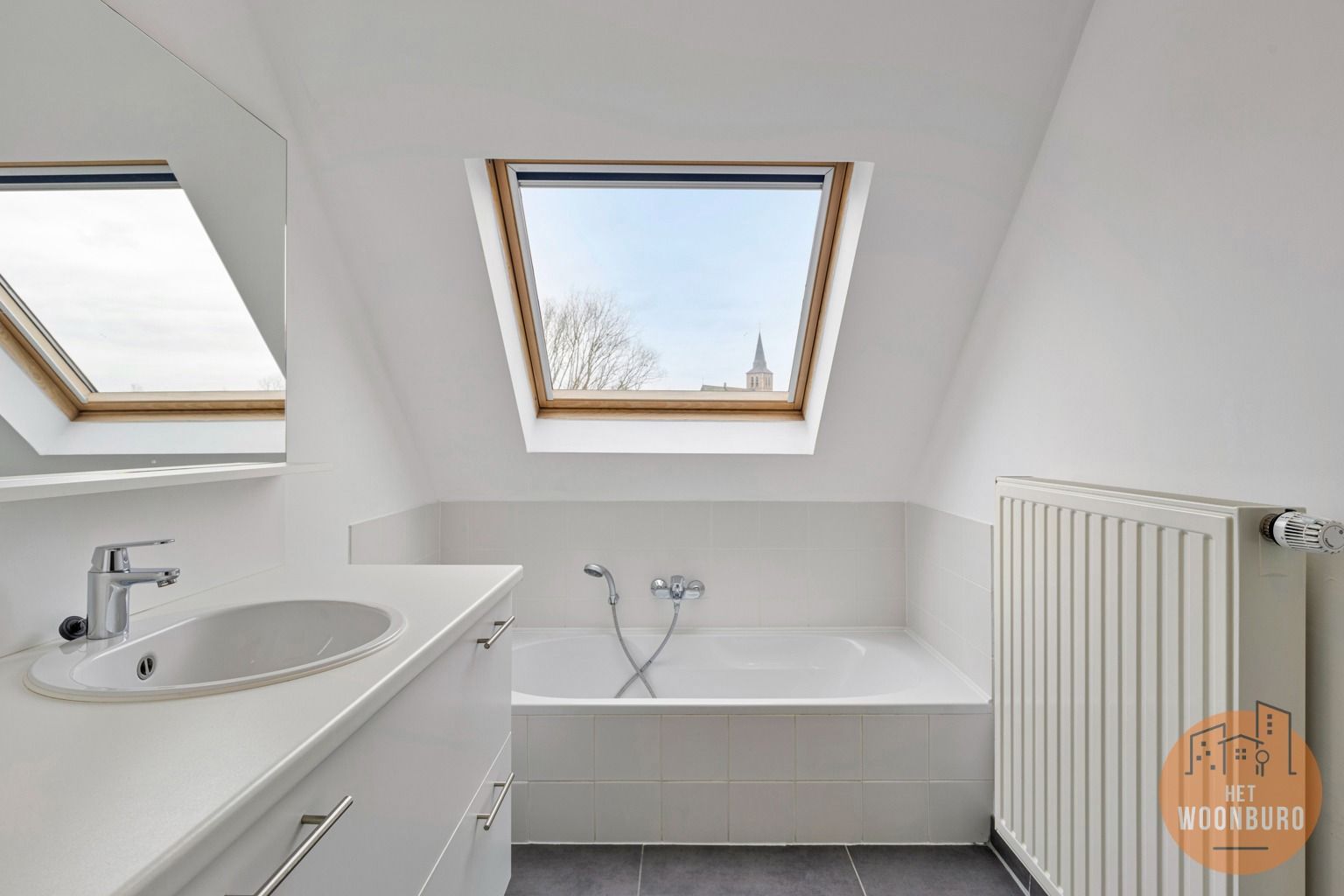 Bel-étage woning met 3 slpks, dubbele garage en tuin foto 9