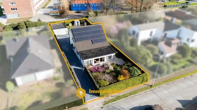 VRIJSTAANDE WONING MET 4 SLAAPKAMERS TE KOOP IN WACHTEBEKE (LOCHRISTI) foto {{pictureIndex}}