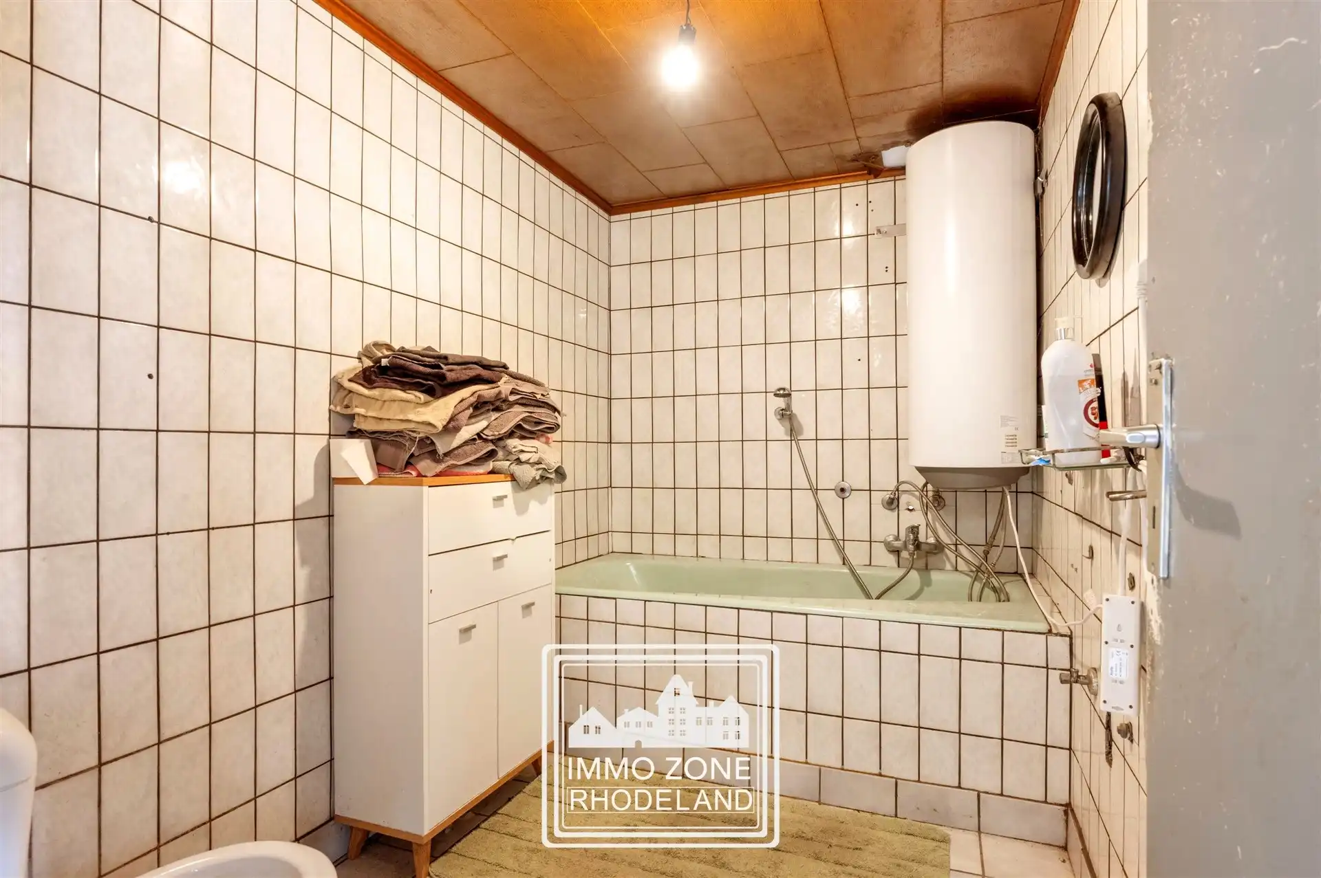 Gunstig gelegen te renoveren woning met veel potentieel foto 13