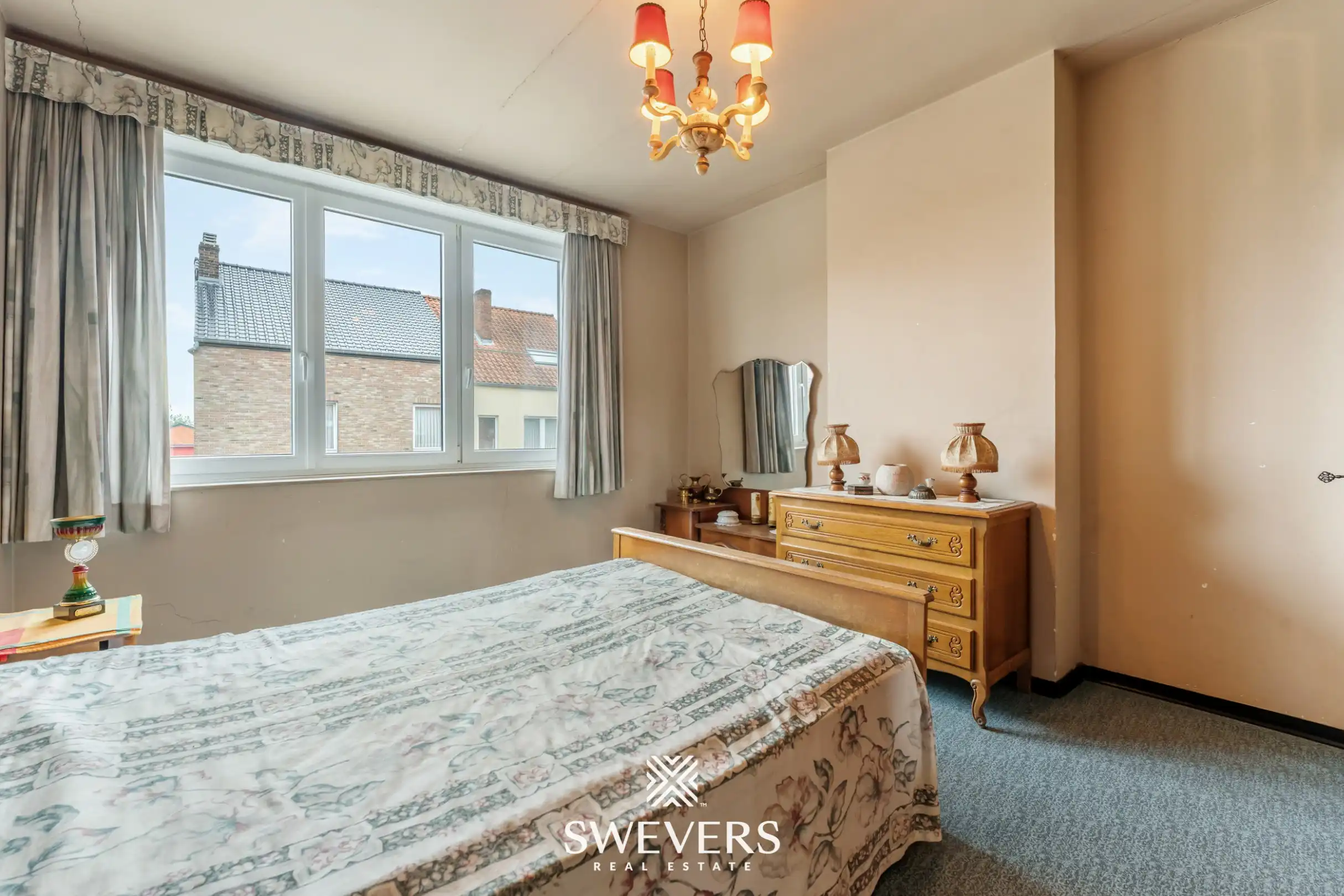 Statige woning met veel potentieel te Hoepertingen foto 15