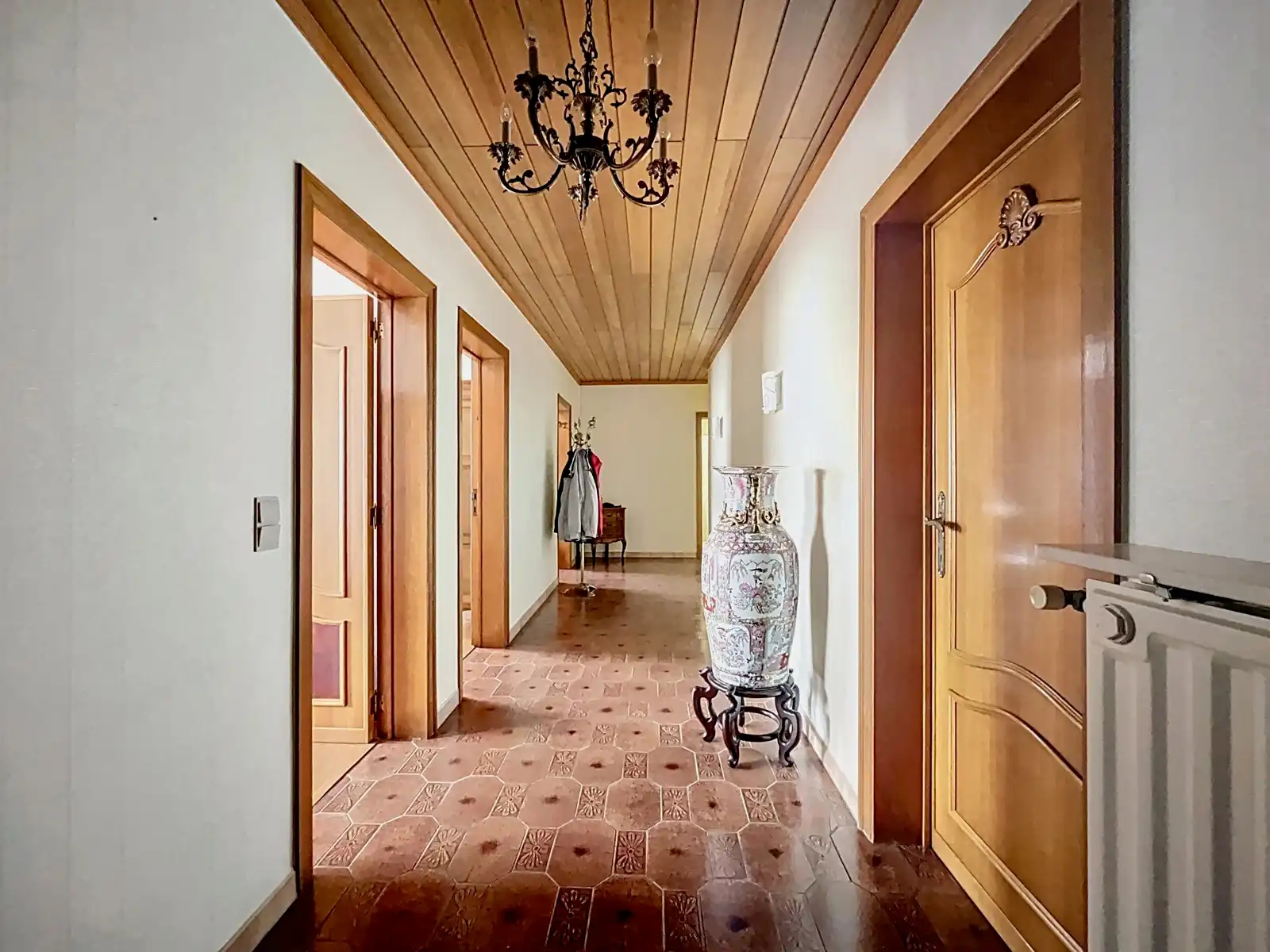 Rustig gelegen, Ruime Bungalow met 3 SLPK, Tuin én garage! foto 7