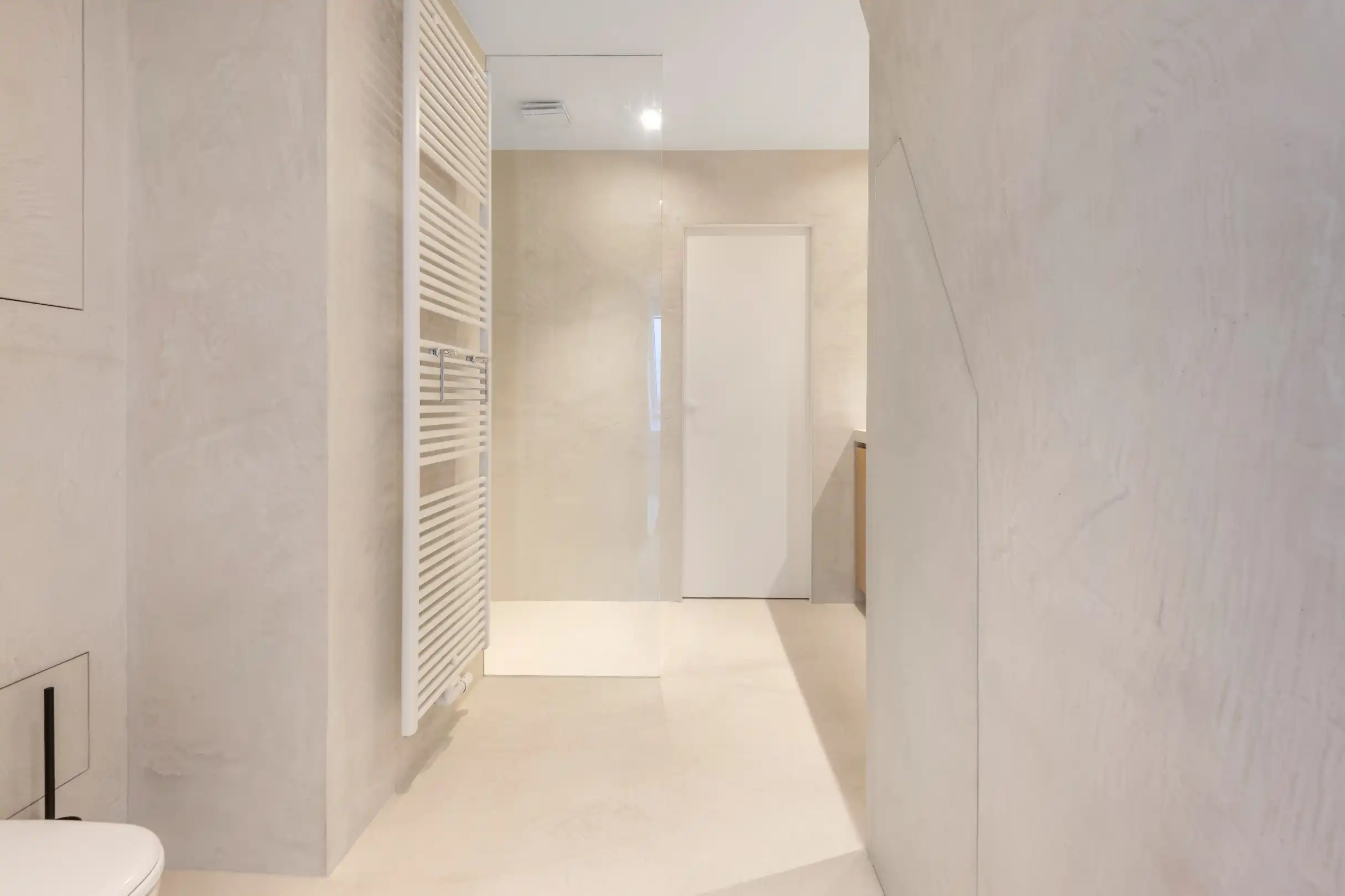 Prachtig gerenoveerde triplex gelegen op de Lippenslaan foto 11