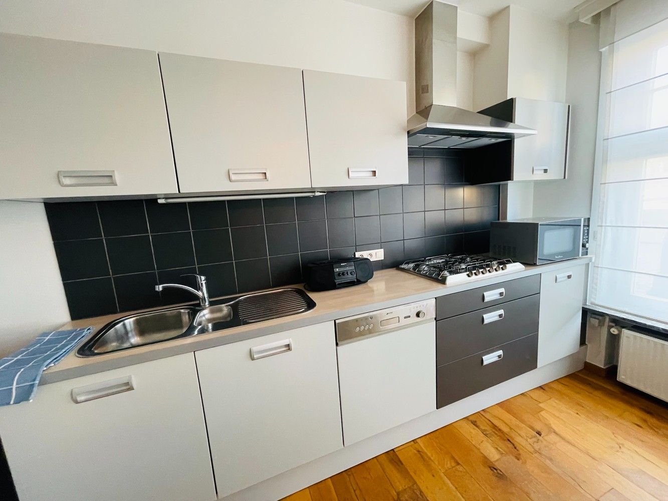 Brugge centrum, met zicht op Potterierei, Tot in de puntjes verzorgd energiezuinig woonhuis , 1 slaapkamer. foto 6