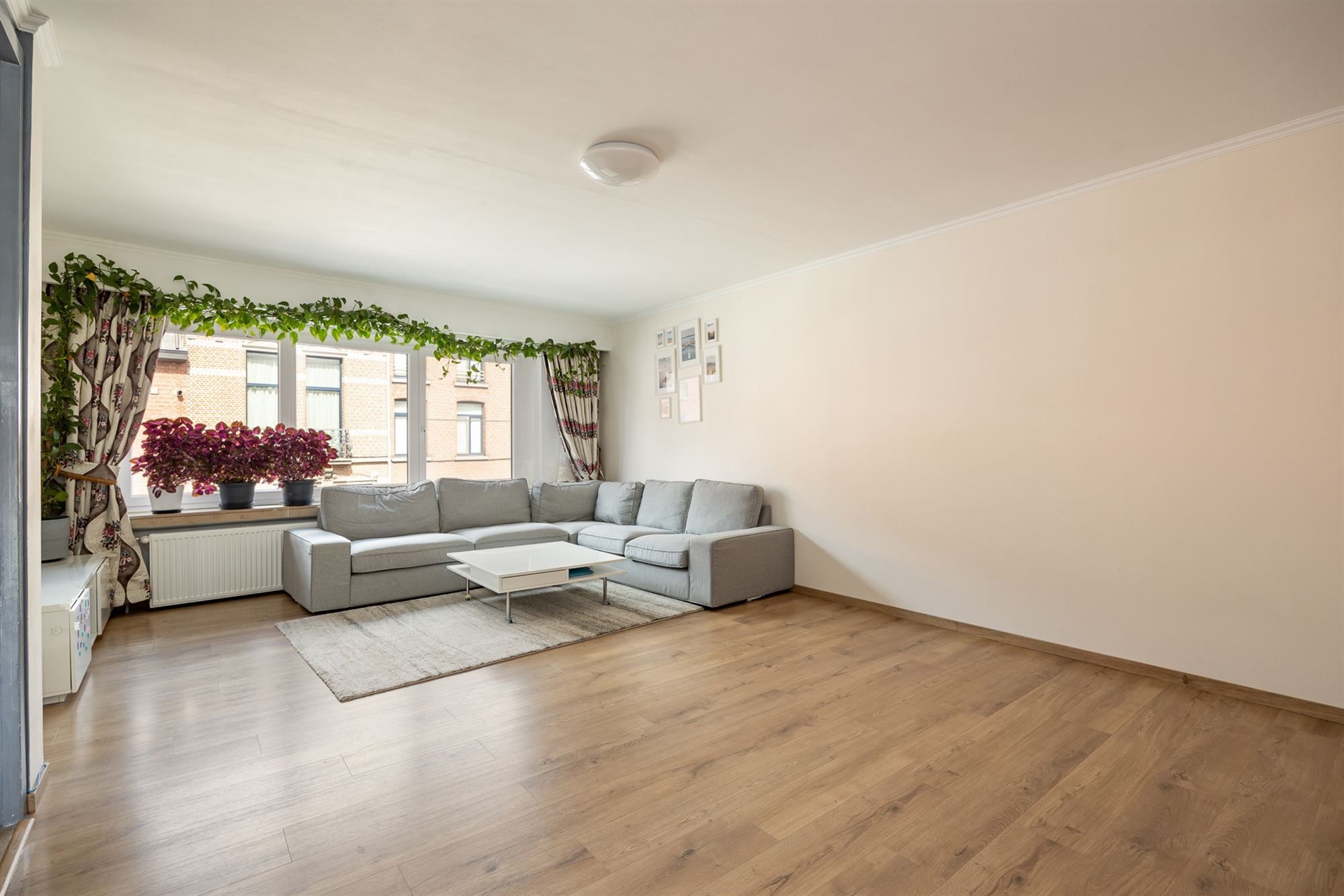 Gerenoveerd appartement met 2 slaapkamers en terras foto 3
