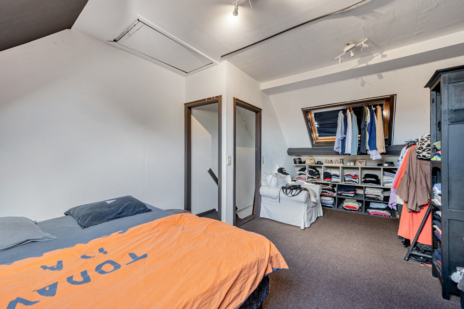 Charmante, rustiek ingerichte woning op toplocatie in Mariakerke foto 16