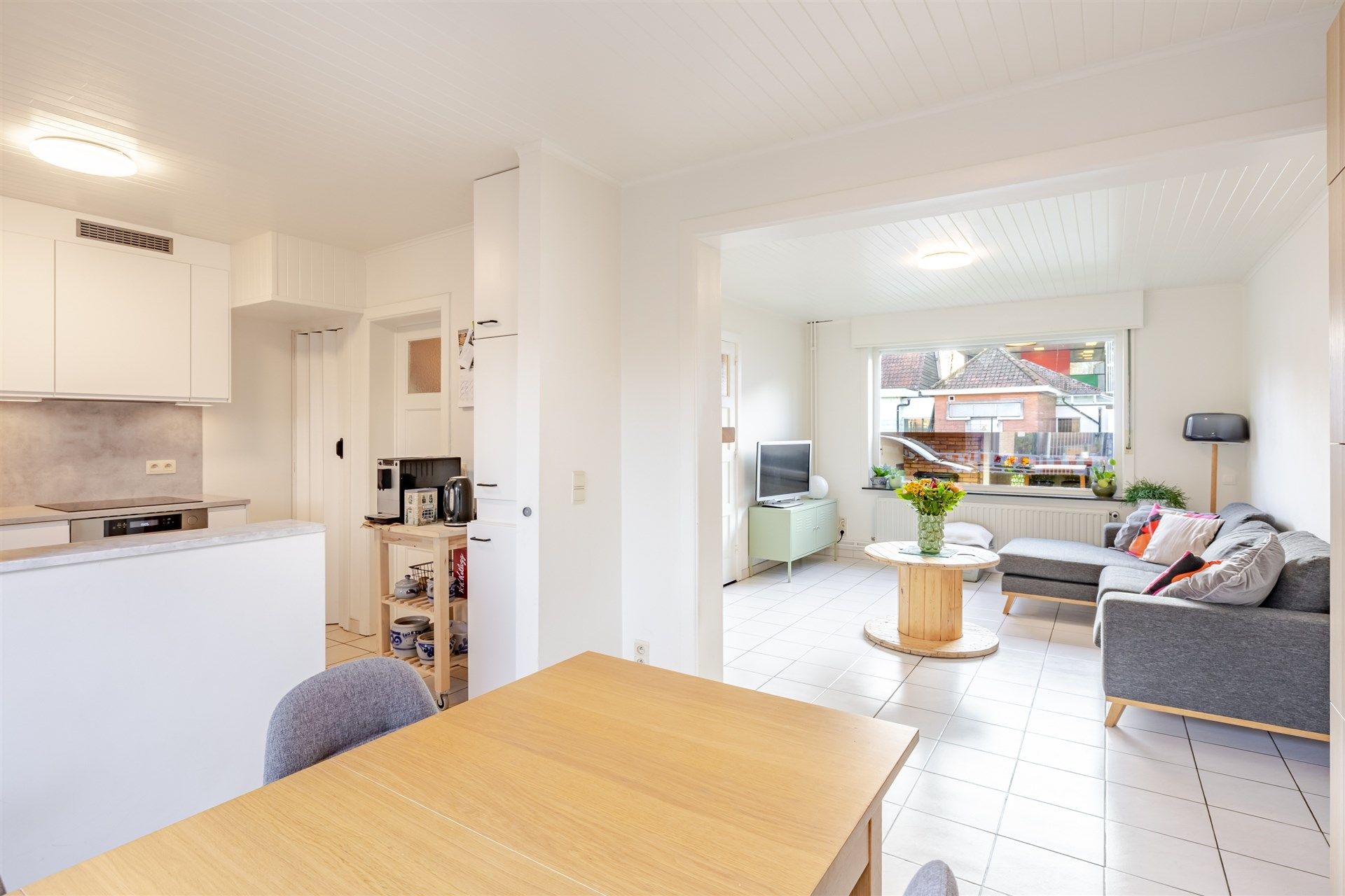 Instapklare woning met 2 slks, tuin en achteruitweg foto 6