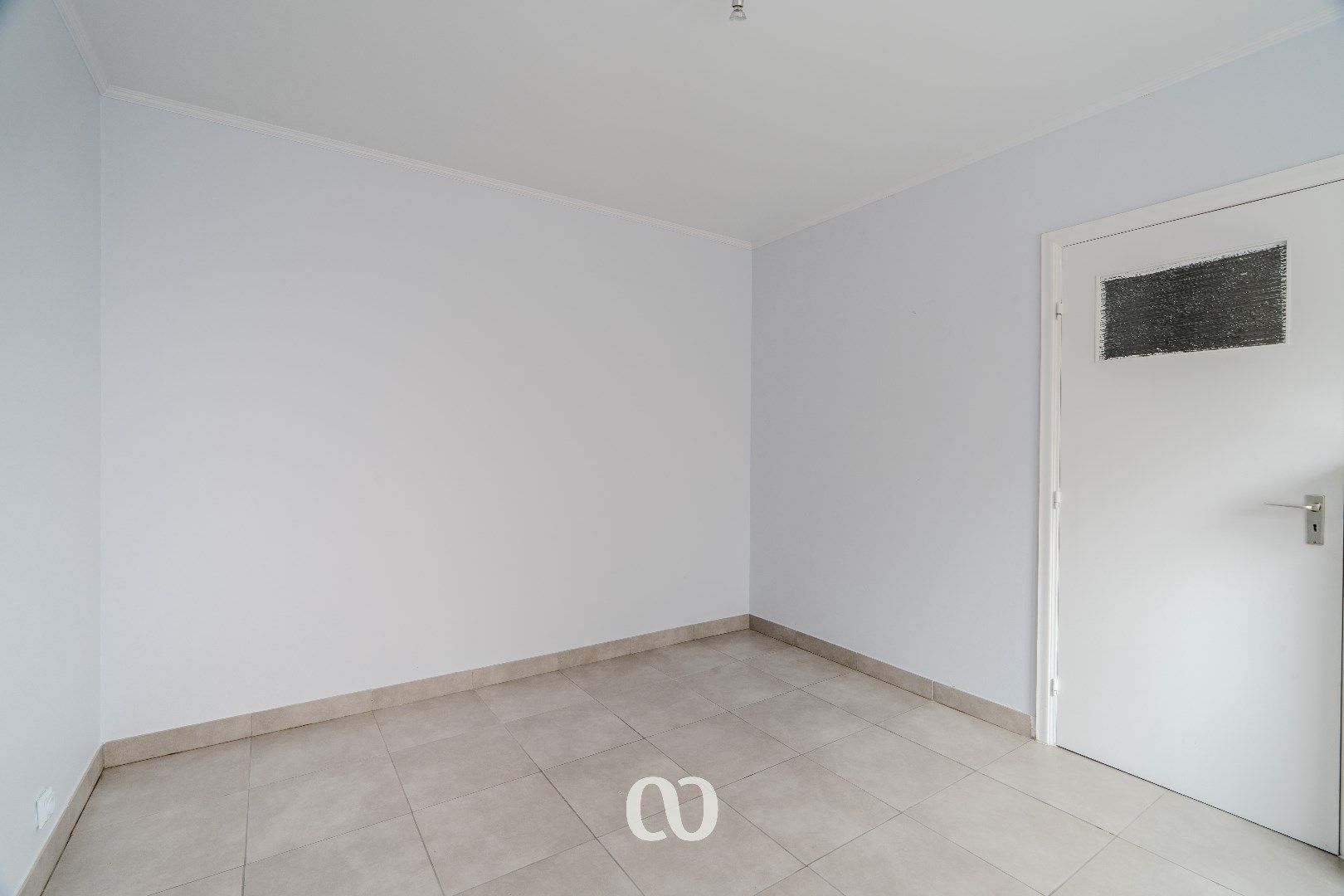 Instapklaar appartement met garagebox in Eine foto 9