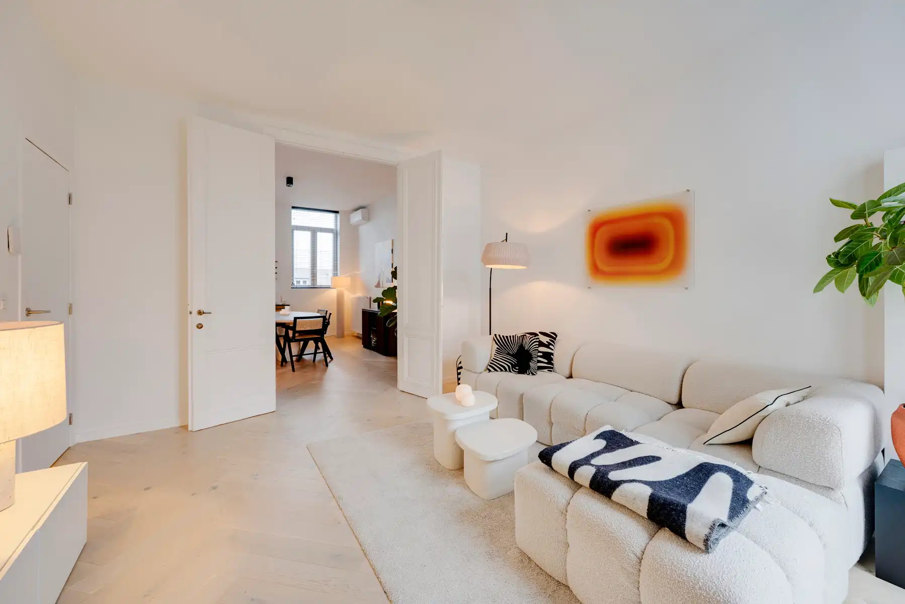 Lichtrijk wonen tussen mode, cultuur en stadse dynamiek foto {{pictureIndex}}